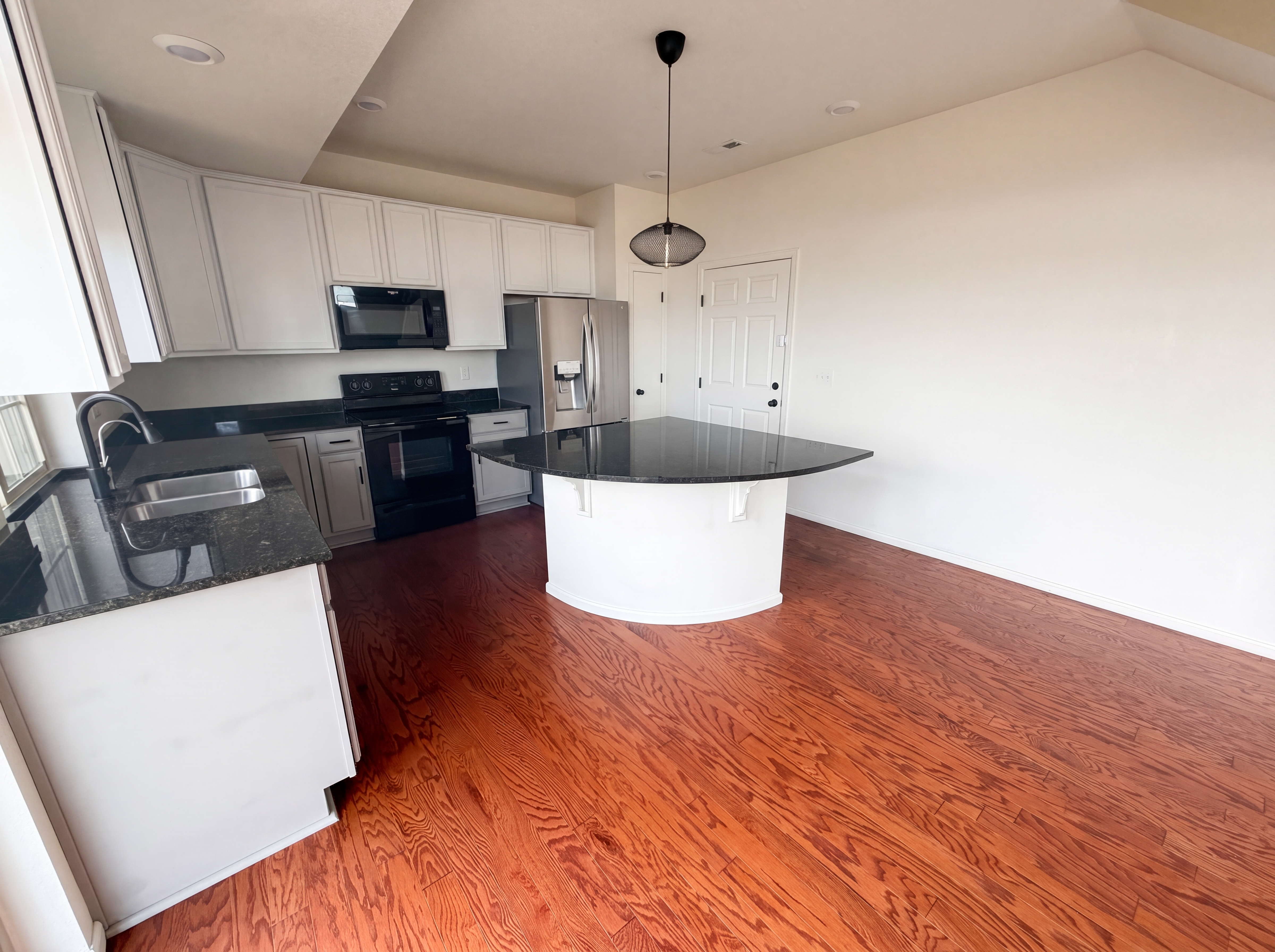 Photo 9 of 34 of 10186 Zeno St, Commerce City, CO