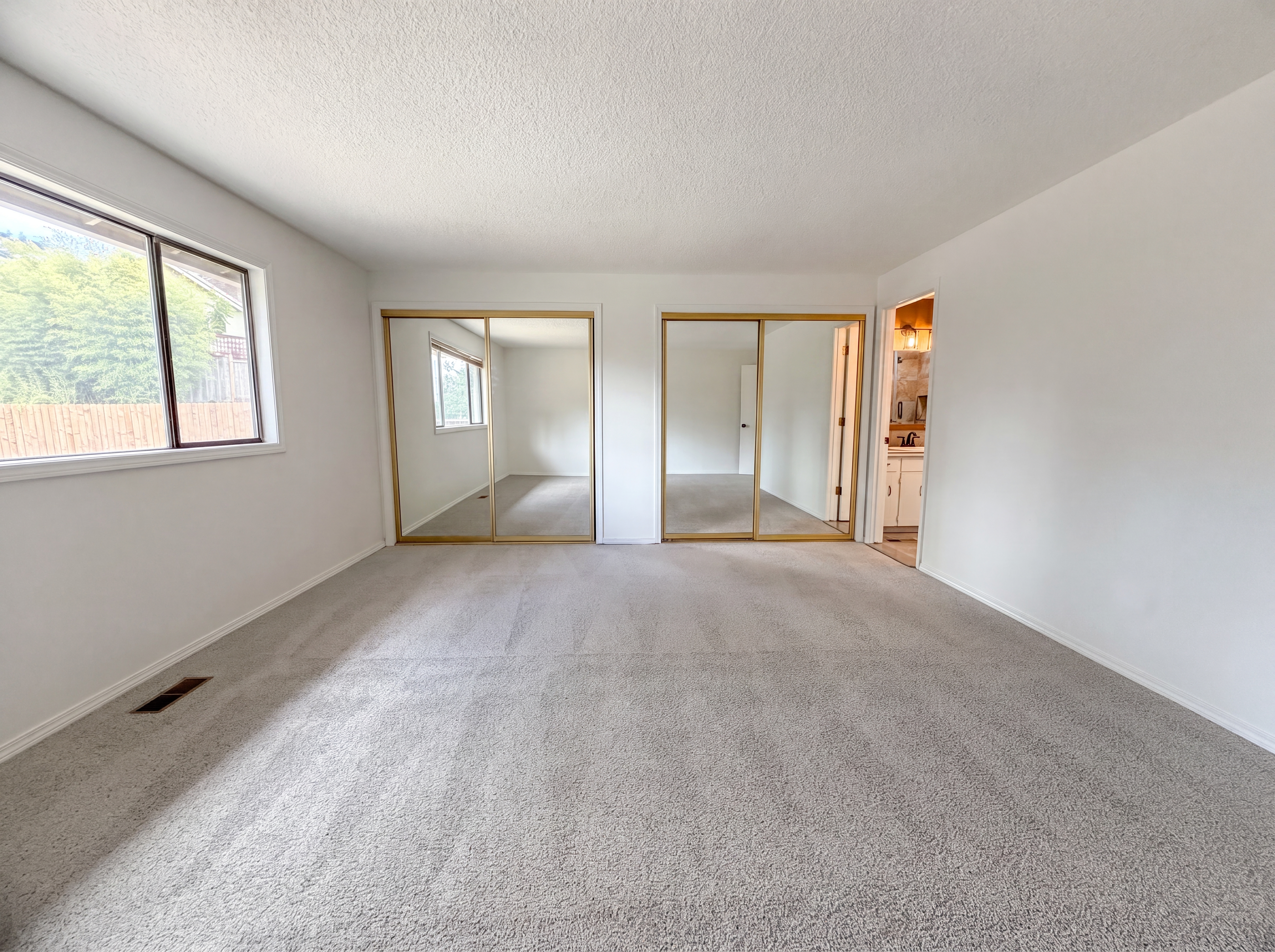 Photo 4 of 16 of 4246 Spring Rock Cir, West Linn, OR