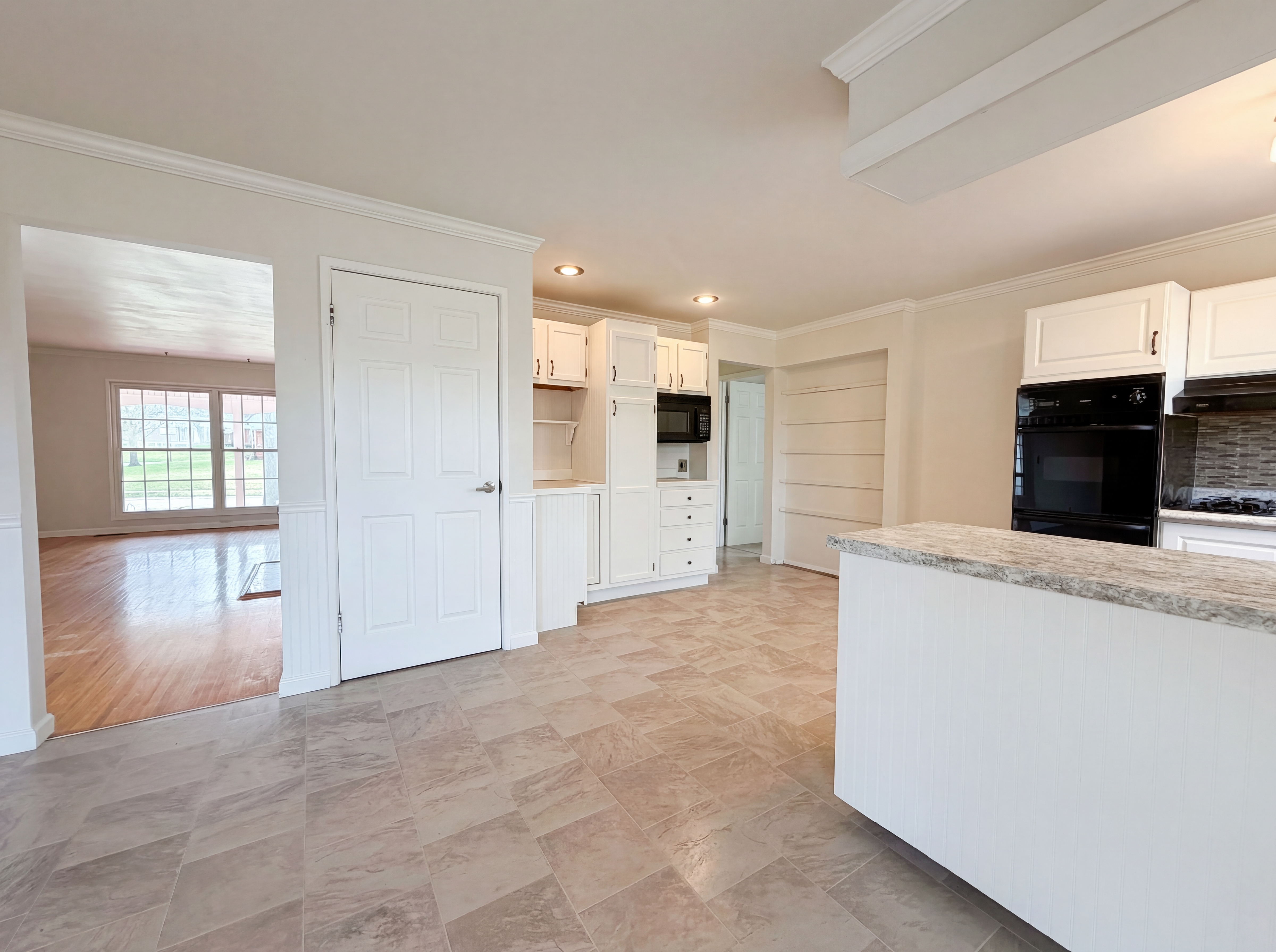 Photo 9 of 23 of 3325 Steed Dr, Florissant, MO