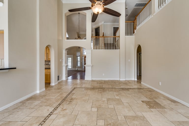 Photo 15 of 36 - 5700 Christy Ln, Haltom City, TX 76137