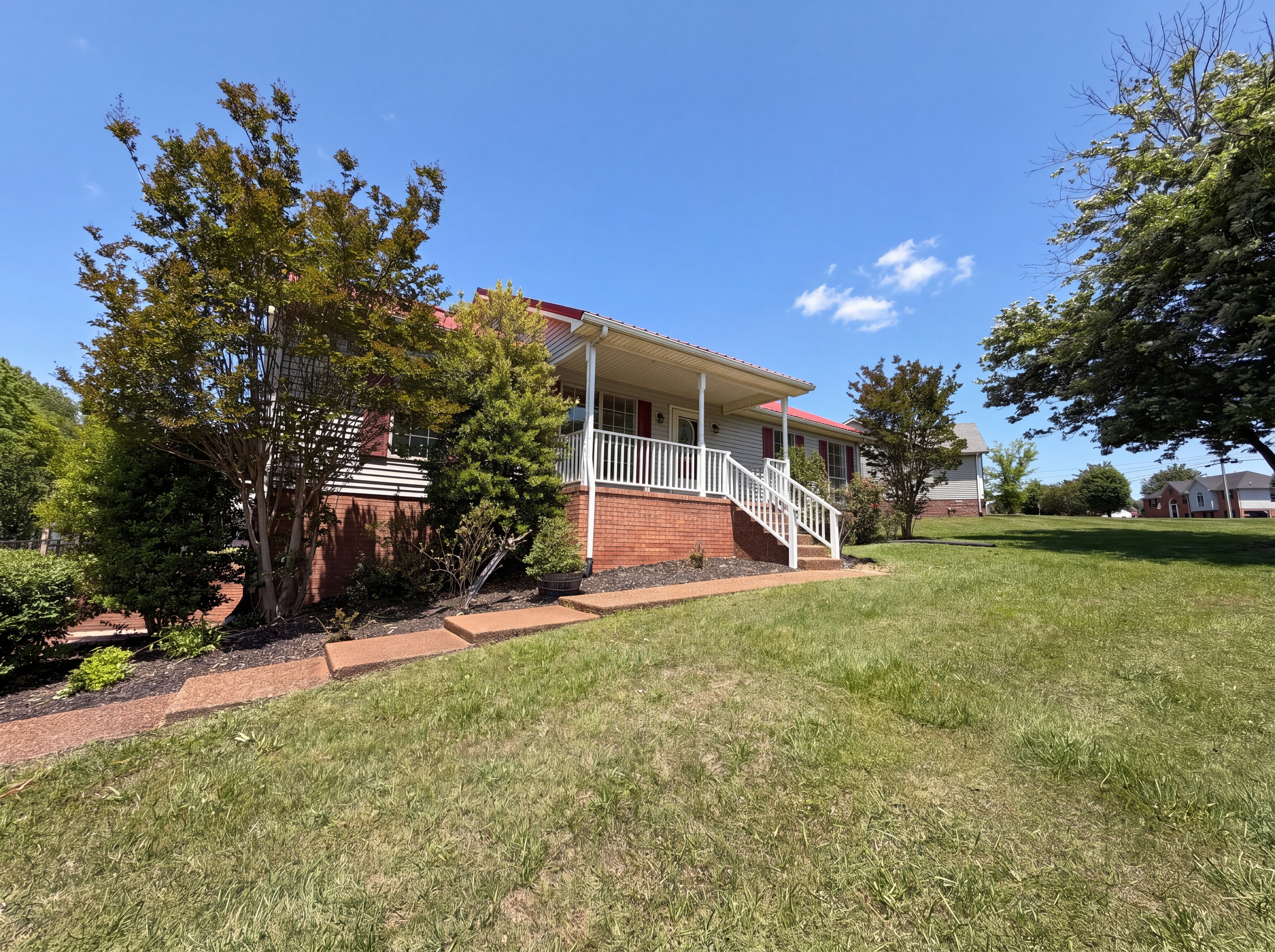 Photo 11 of 15 of 1037 Shadowbrook Dr, Greenbrier, TN