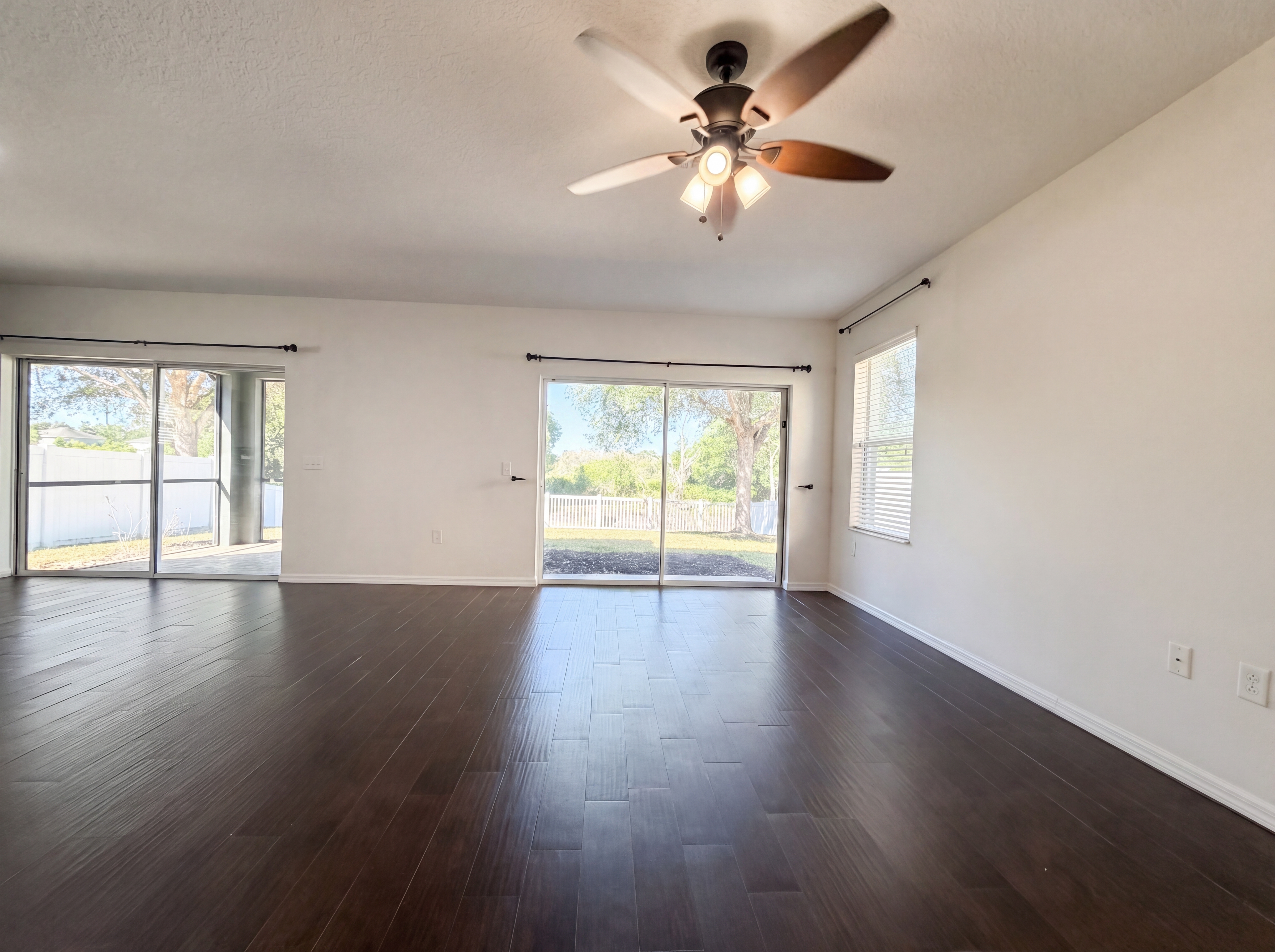 Photo 9 of 36 of 12437 Field Point Way, Spring Hill, FL
