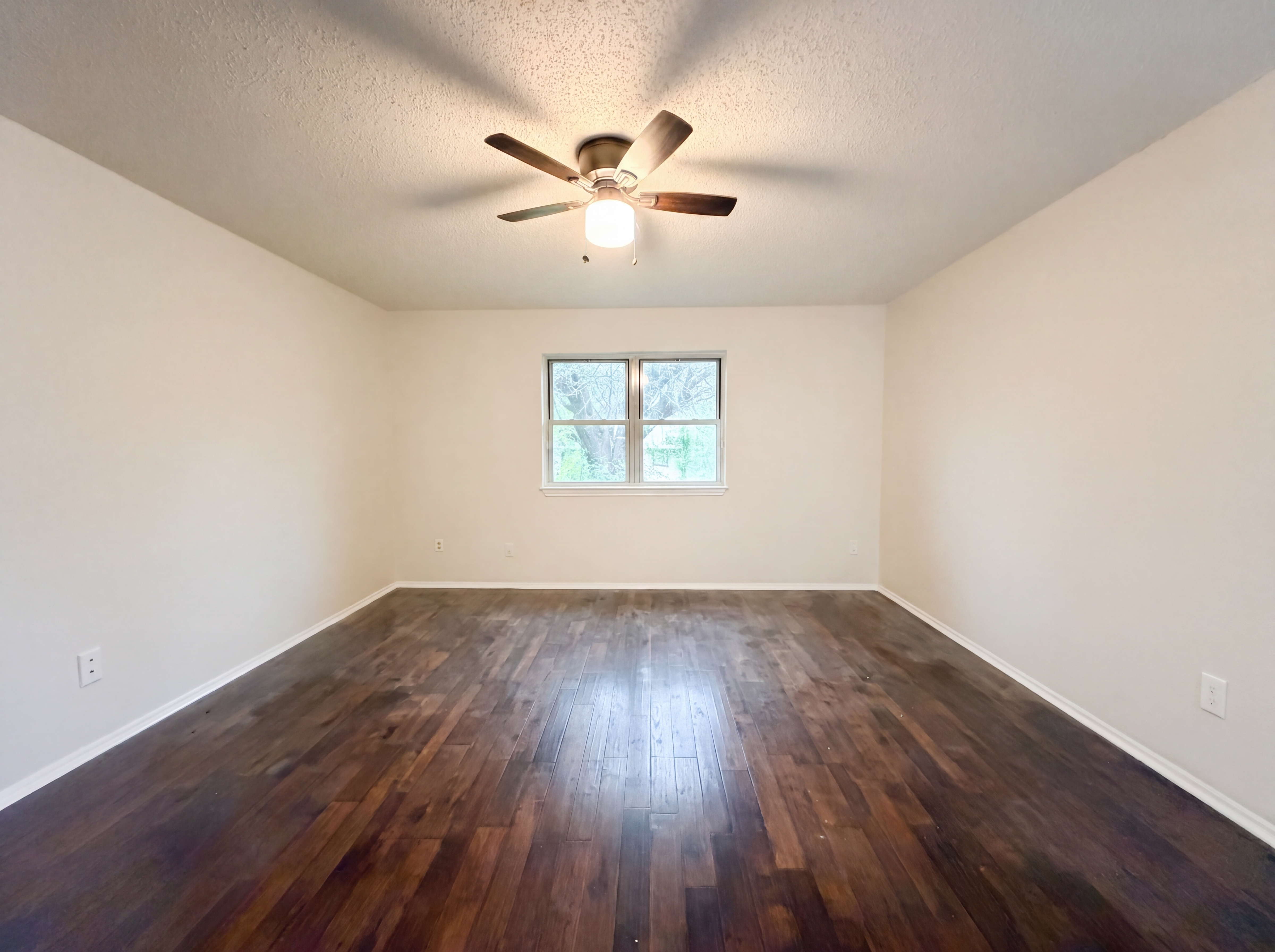 Photo 4 of 18 of 203 W Hogan Dr, Copperas Cove, TX