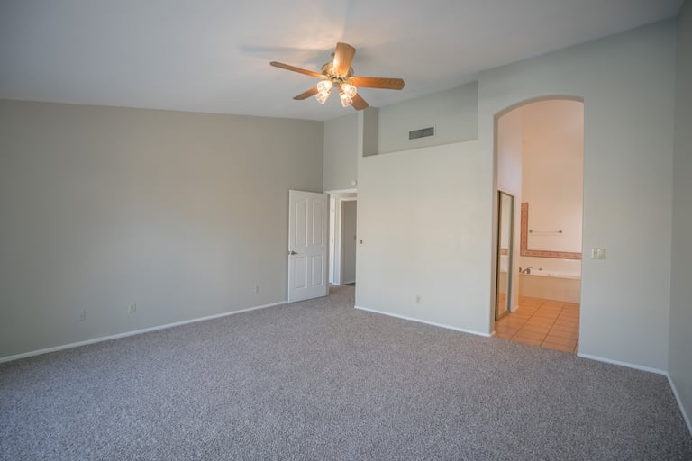 Photo 14 of 32 - 1031 S Scallop Dr, Gilbert, AZ 85233