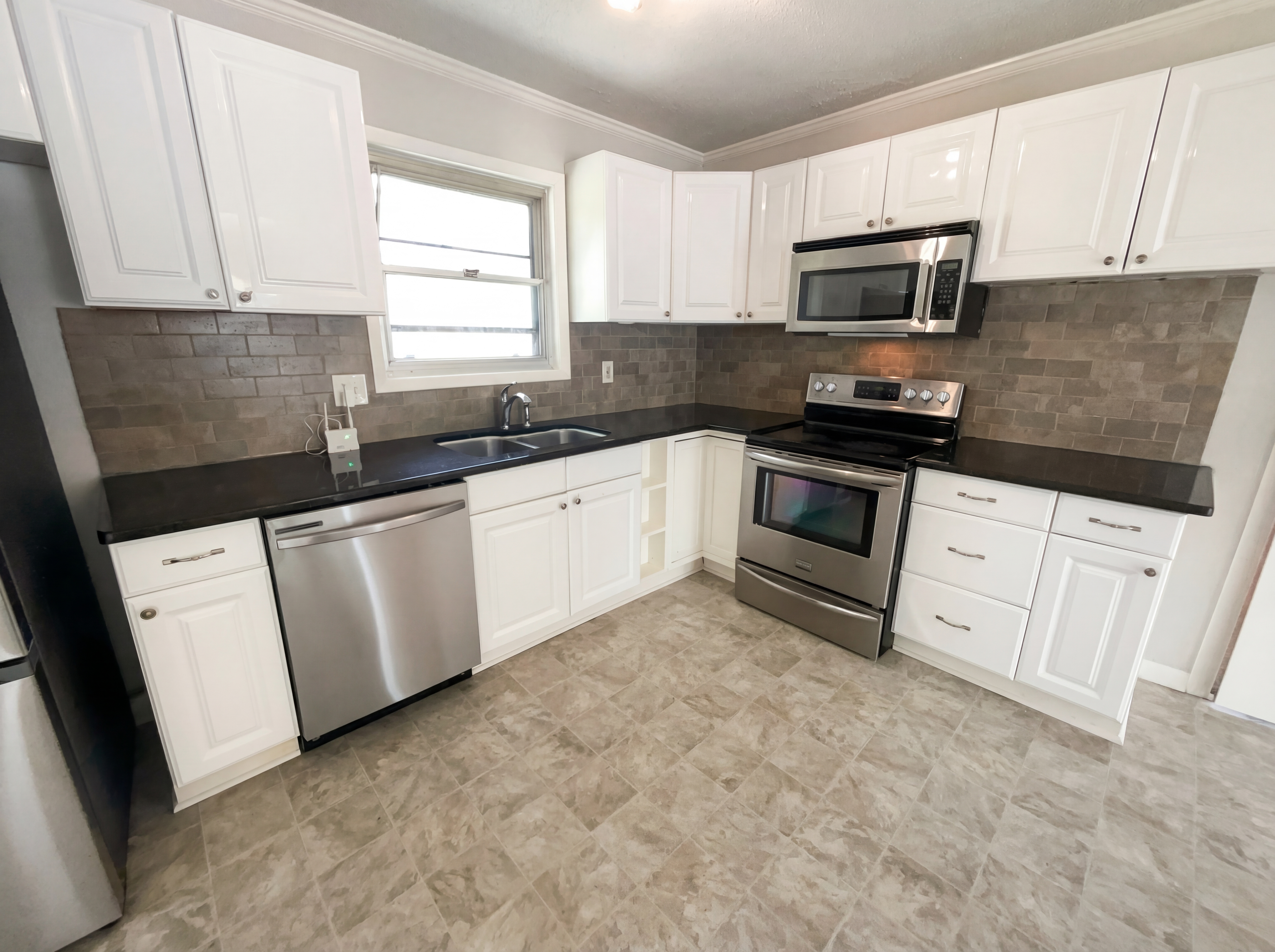 Photo 6 of 19 of 2855 Jerome Rd, Atlanta, GA