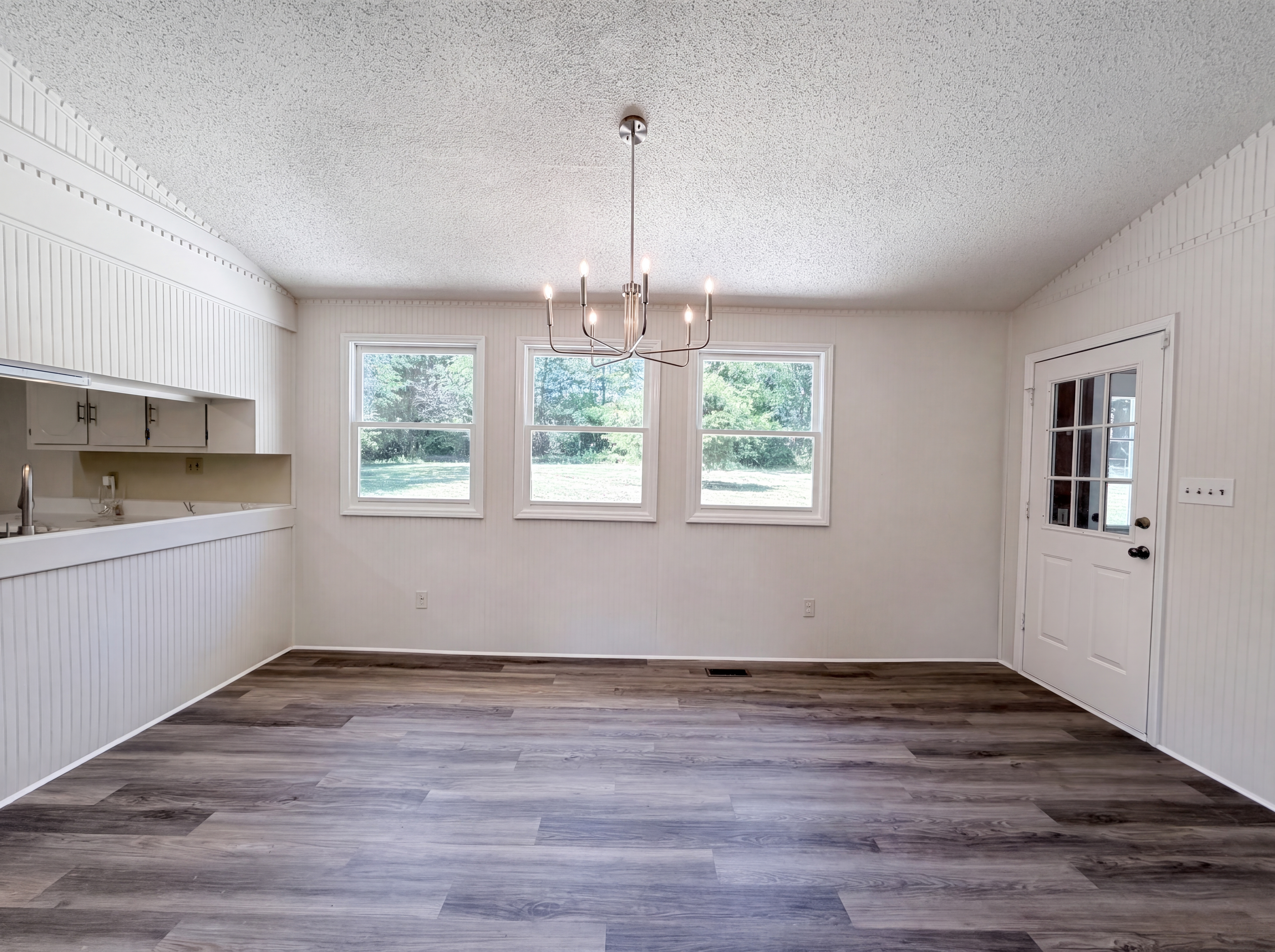 Photo 6 of 18 of 4395 Meadow Ln, Lincolnton, NC