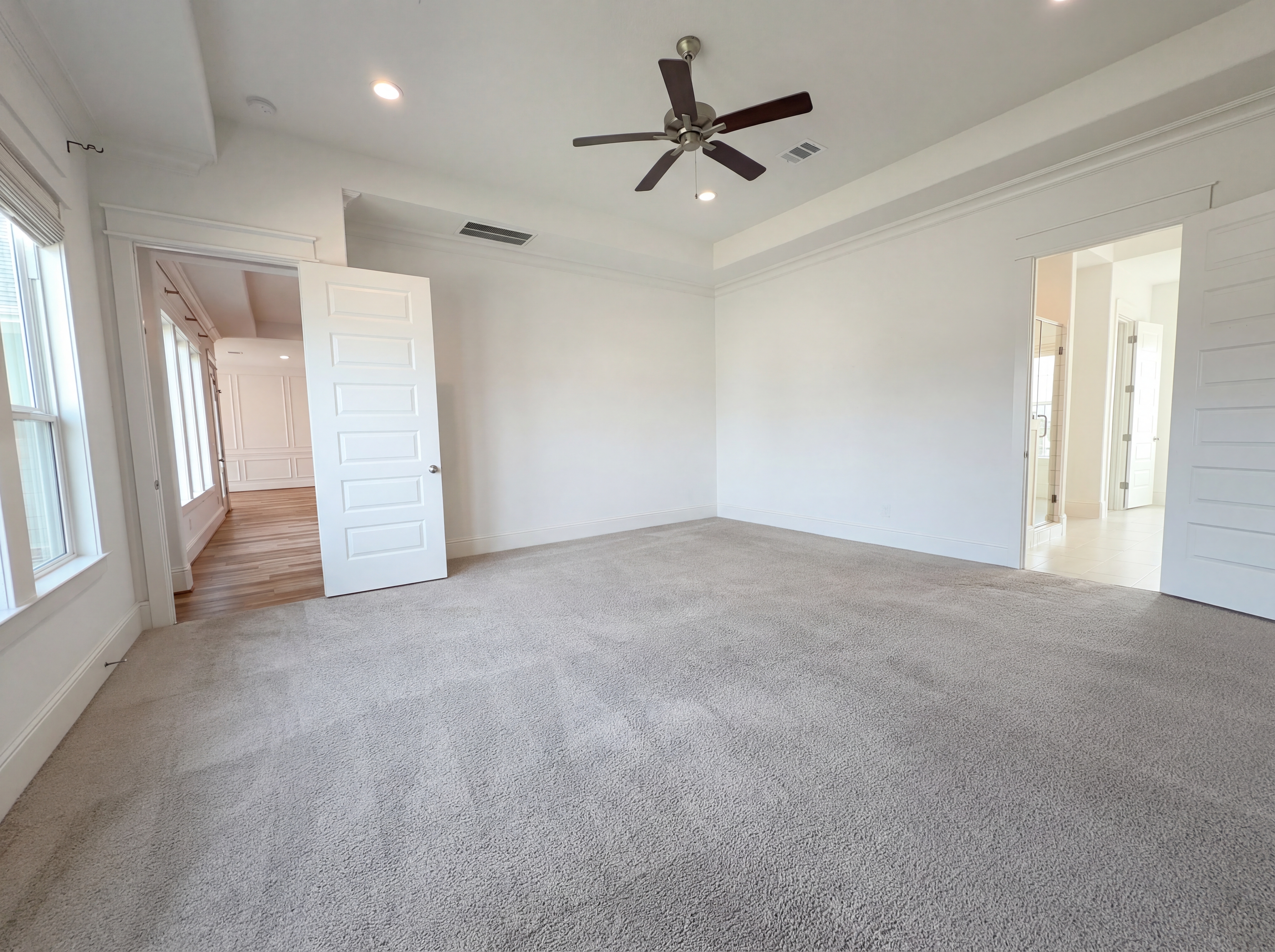 Photo 13 of 23 of 2333 Goldenglade Dr, Conroe, TX