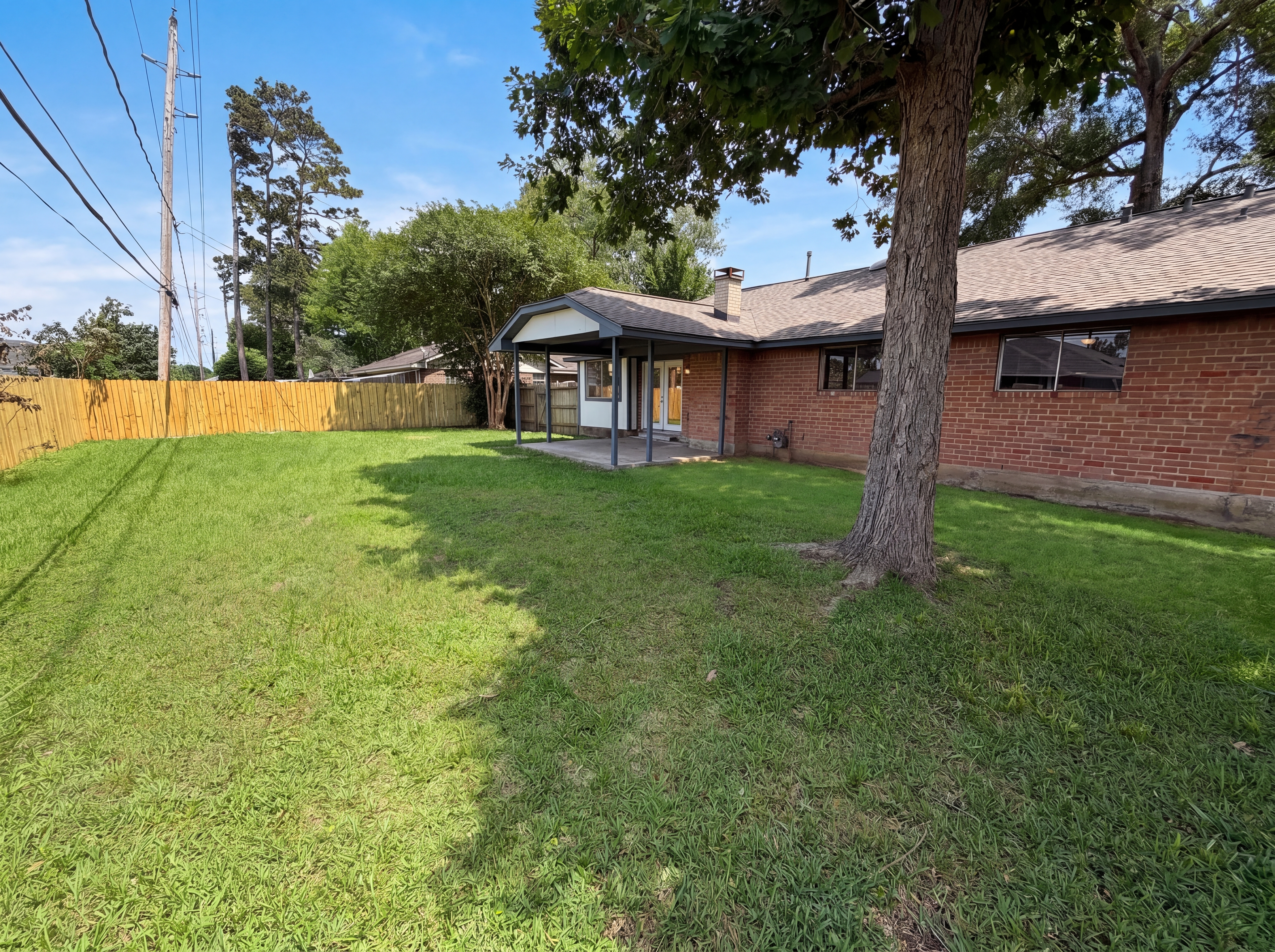 Photo 5 of 21 of 311 Fir Ridge Dr, Huffman, TX