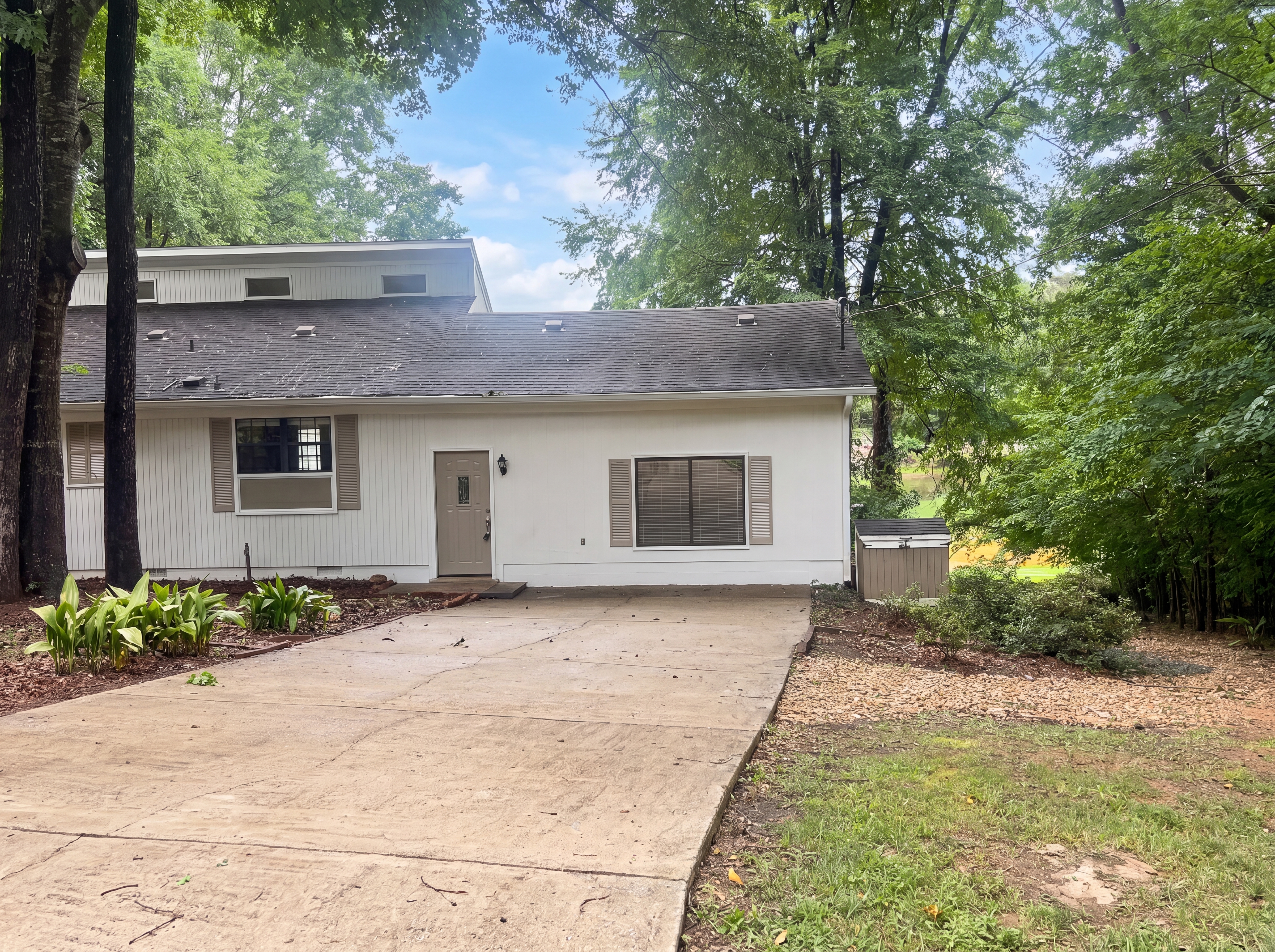 Photo 14 of 19 of 120 Bay Ct, Eatonton, GA