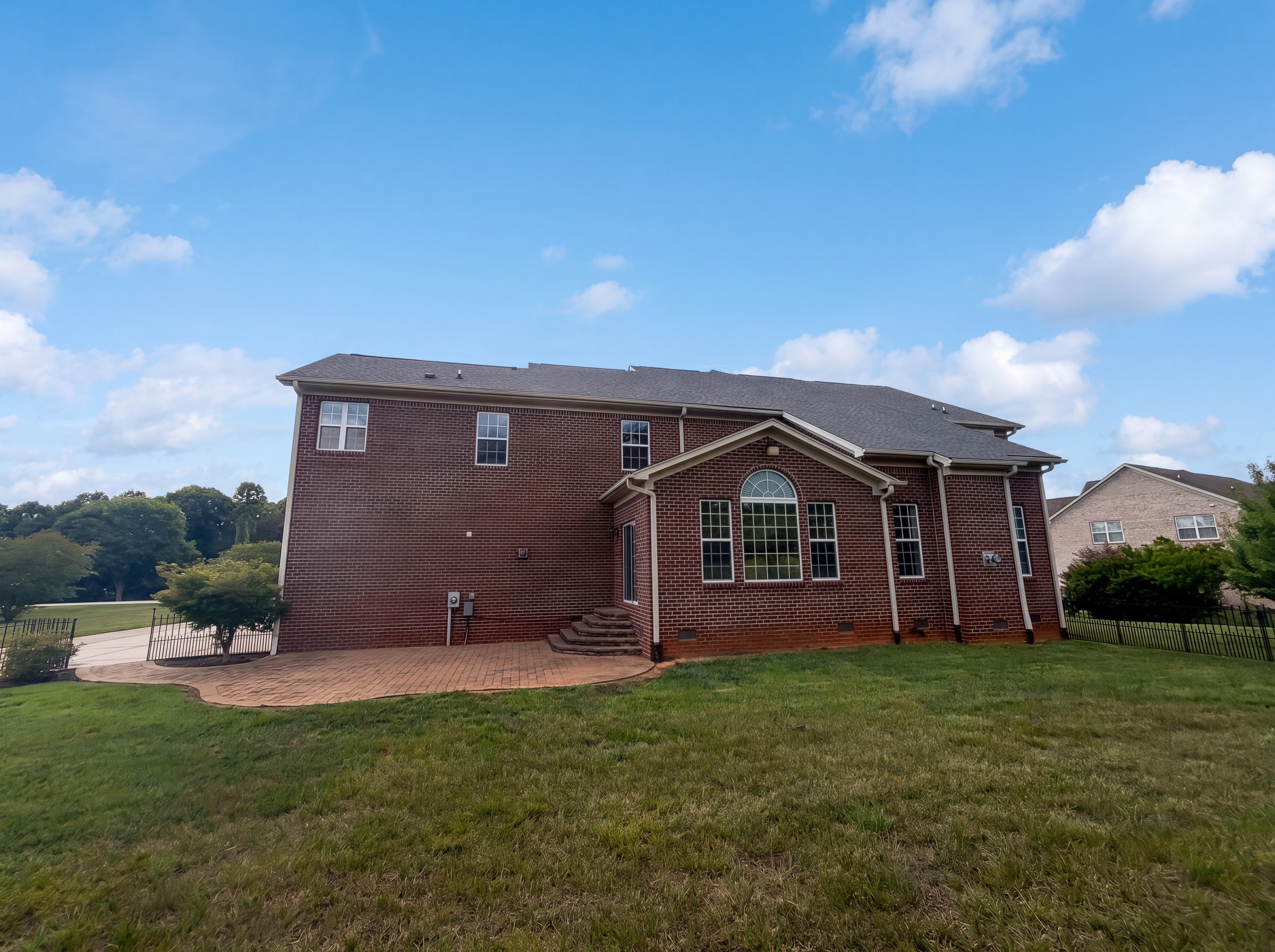 Photo 5 of 33 of 7791 Newhaven Dr, Oak Ridge, NC