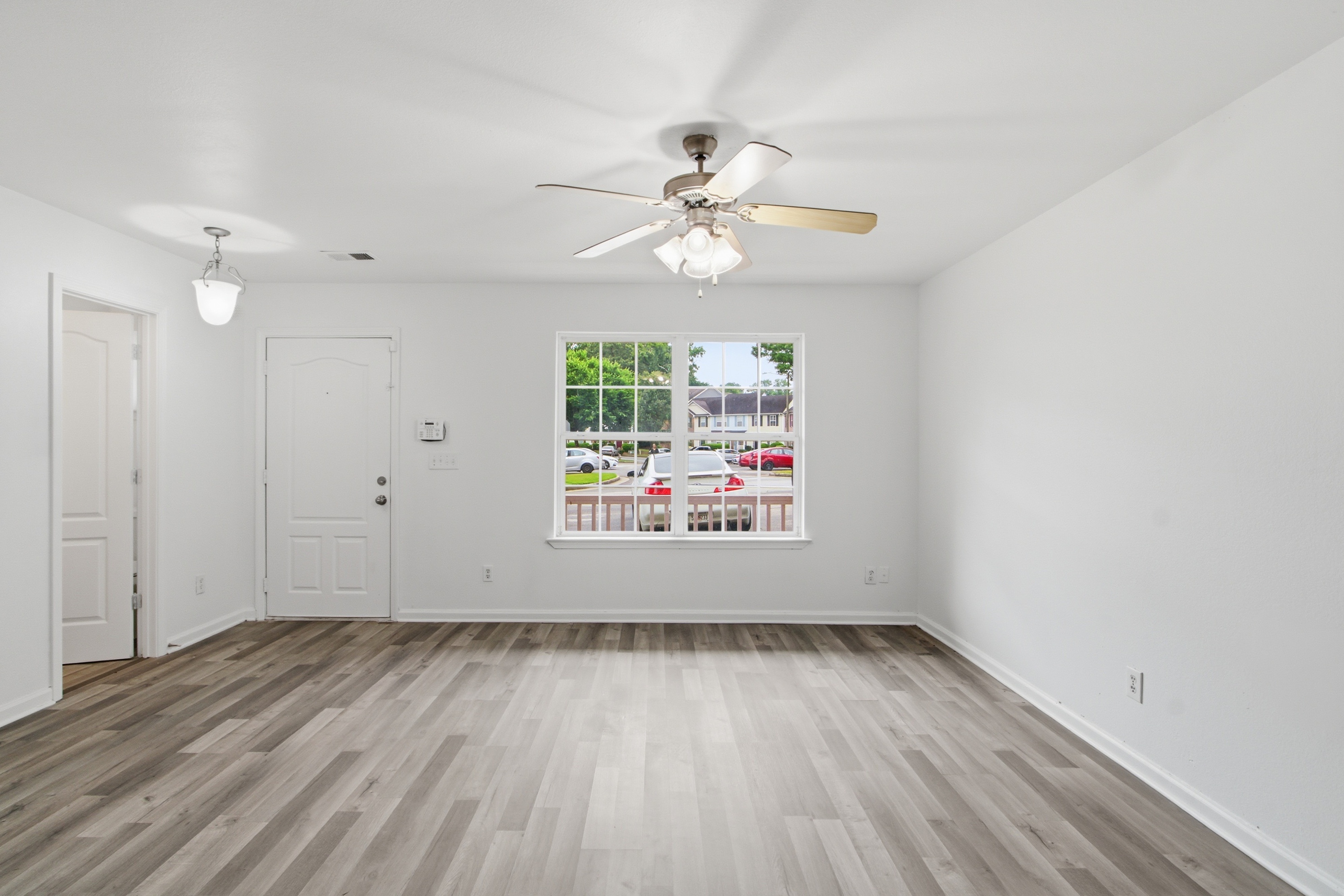 Photo 9 of 27 of 2025 Shawn Wayne Cir SE, Atlanta, GA