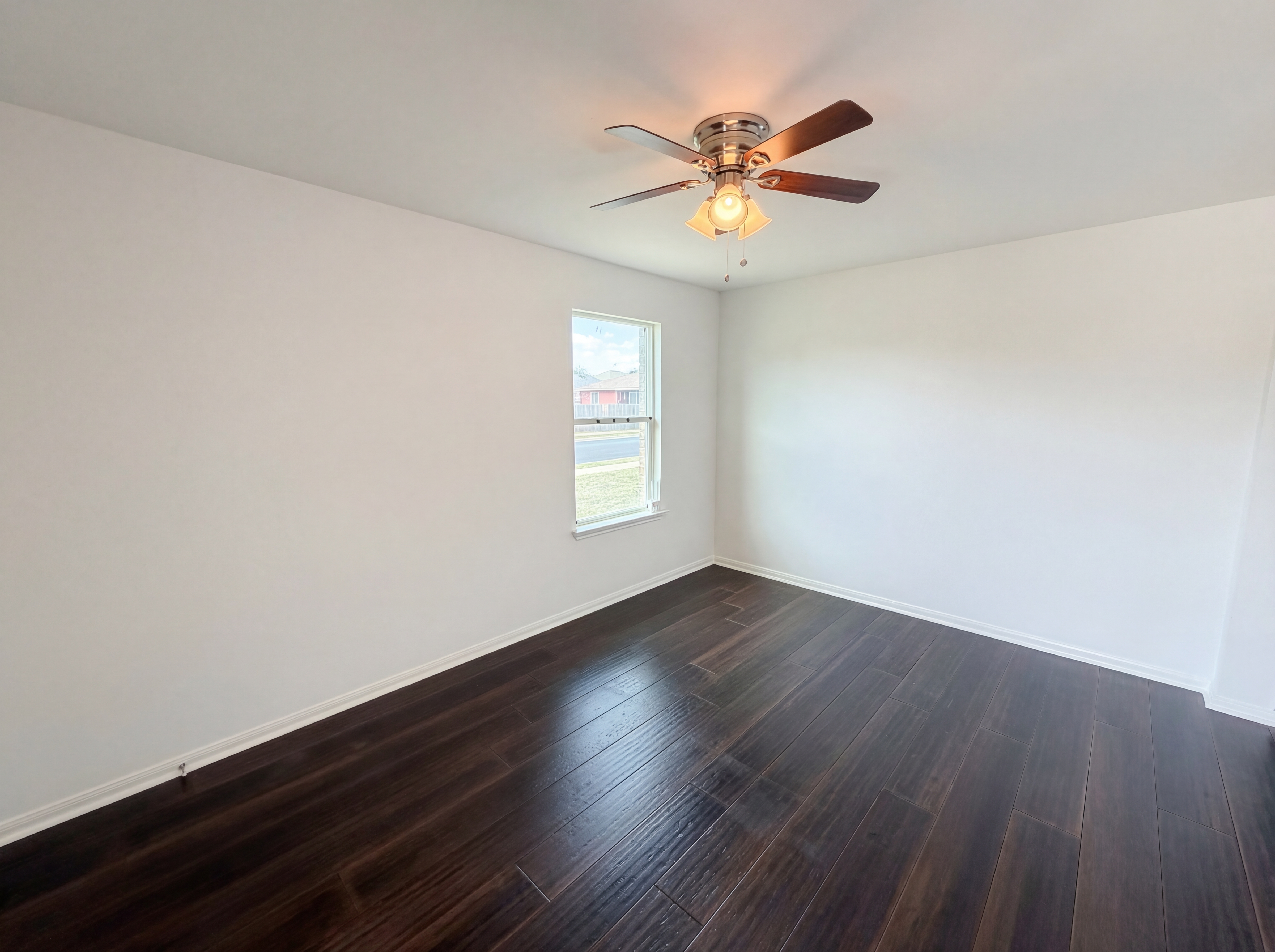 Photo 10 of 23 of 201 Camellia Dr, Hutto, TX