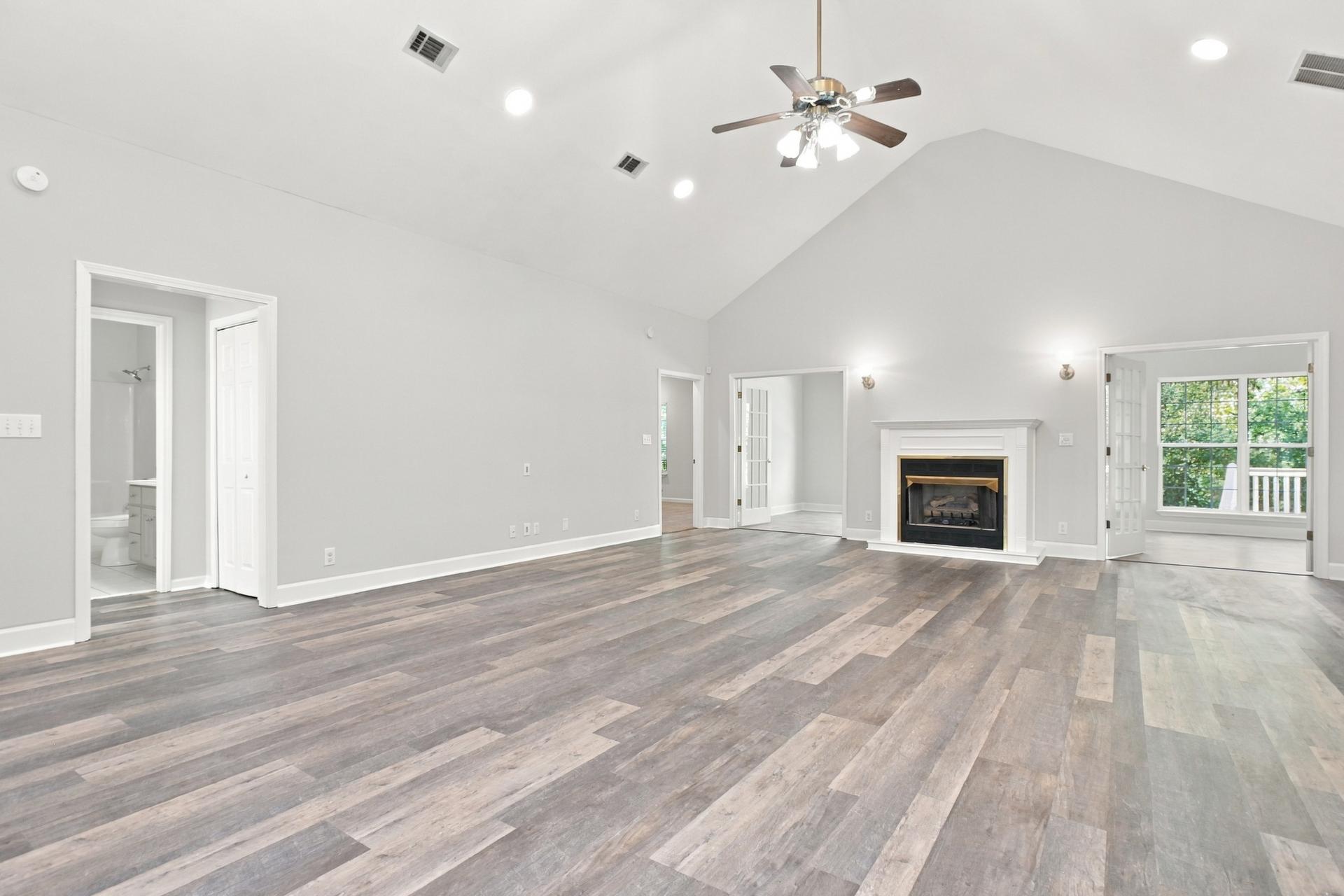Photo 3 of 37 of 401 Terrell St, Warner Robins, GA