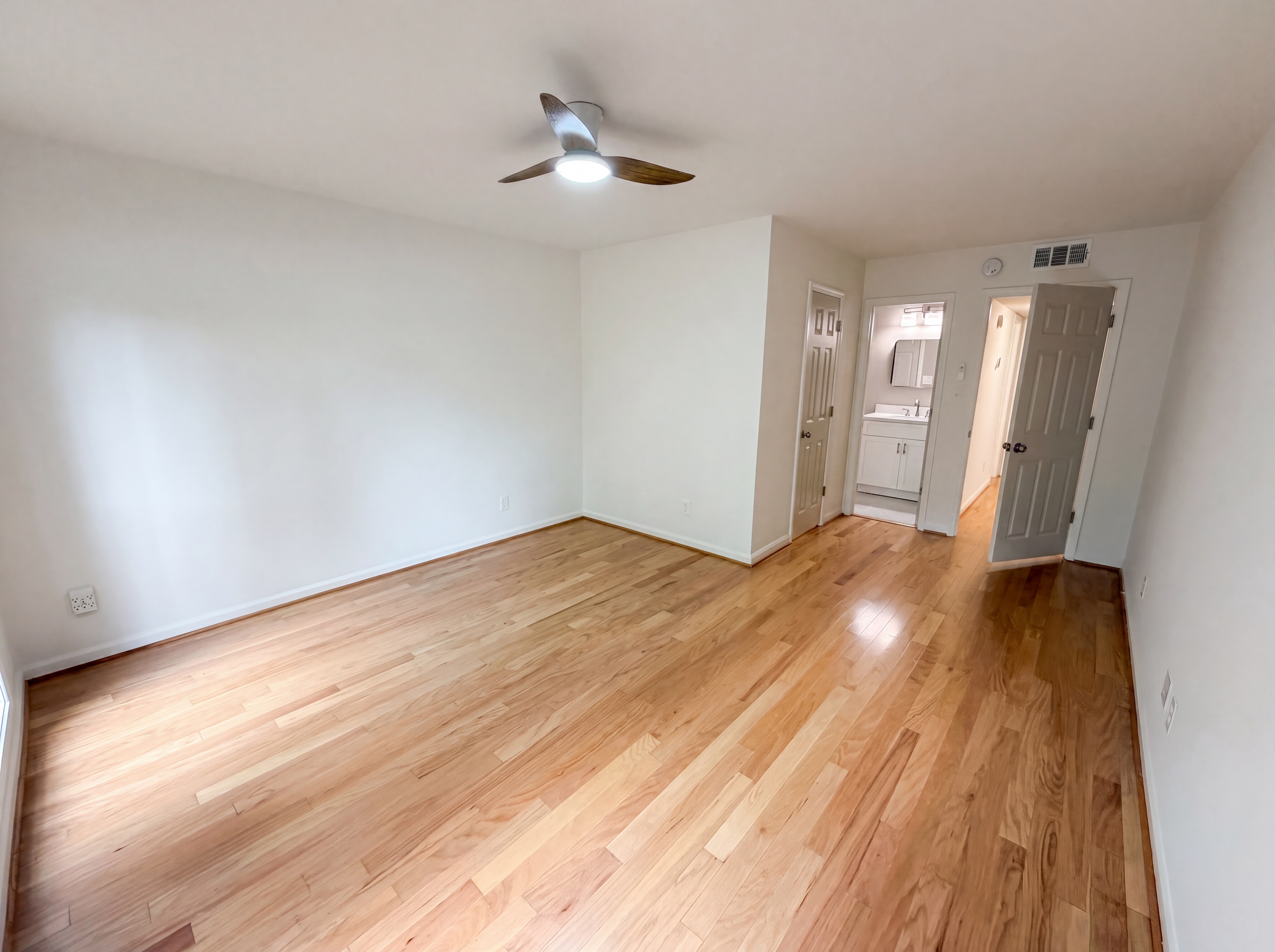 Photo 4 of 25 of 1128 Weatherstone Dr NE, Atlanta, GA