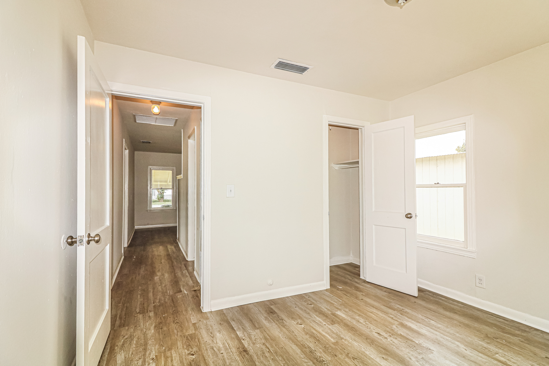 Photo 14 of 21 of 716 8th St, Portland, TX