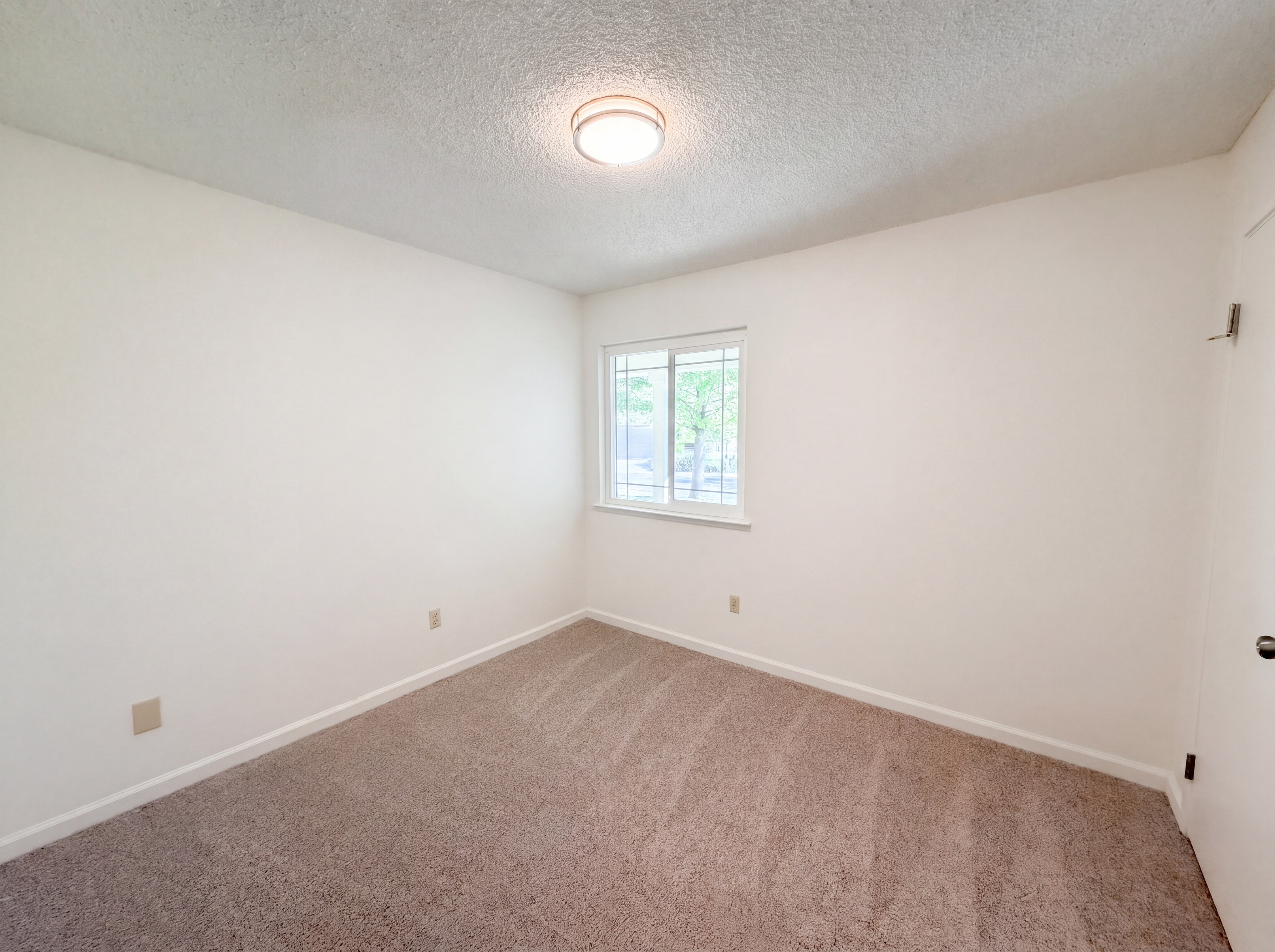 Photo 14 of 27 of 5901 Small Hill Ct, Citrus Heights, CA
