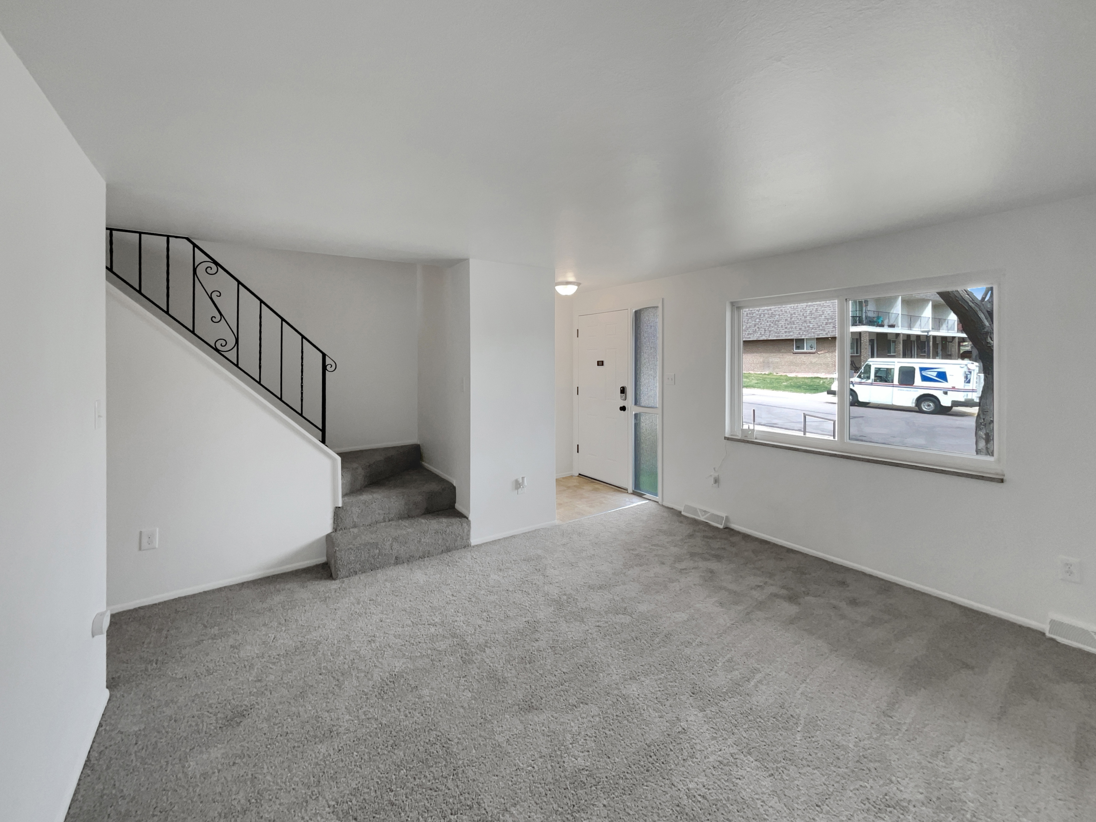 Photo 13 of 24 of 11422 W 17th Pl, Lakewood, CO