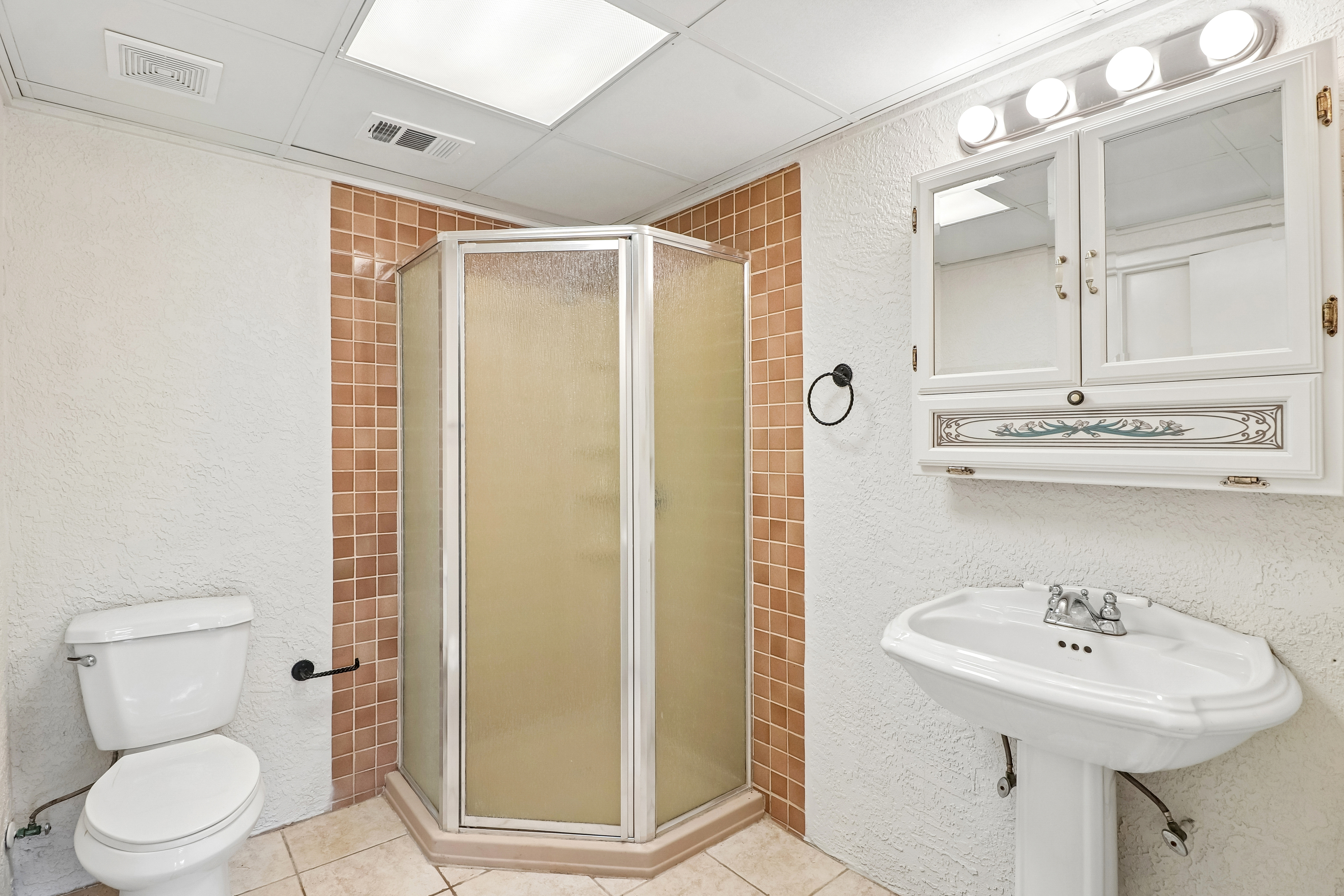 Photo 41 of 47 of 1321 E Zipp Rd, New Braunfels, TX