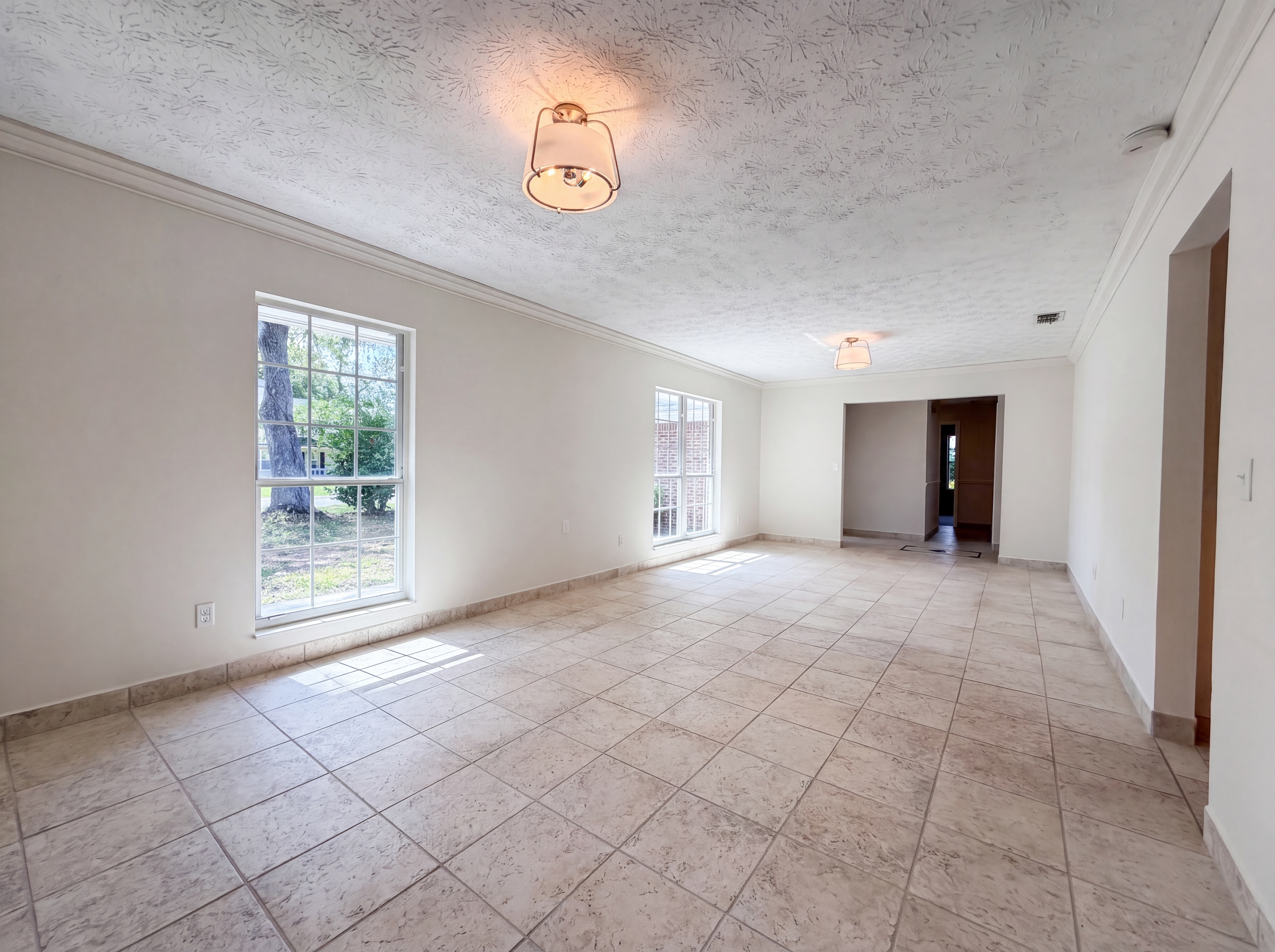 Photo 7 of 21 of 12555 Agatite Rd, Jacksonville, FL