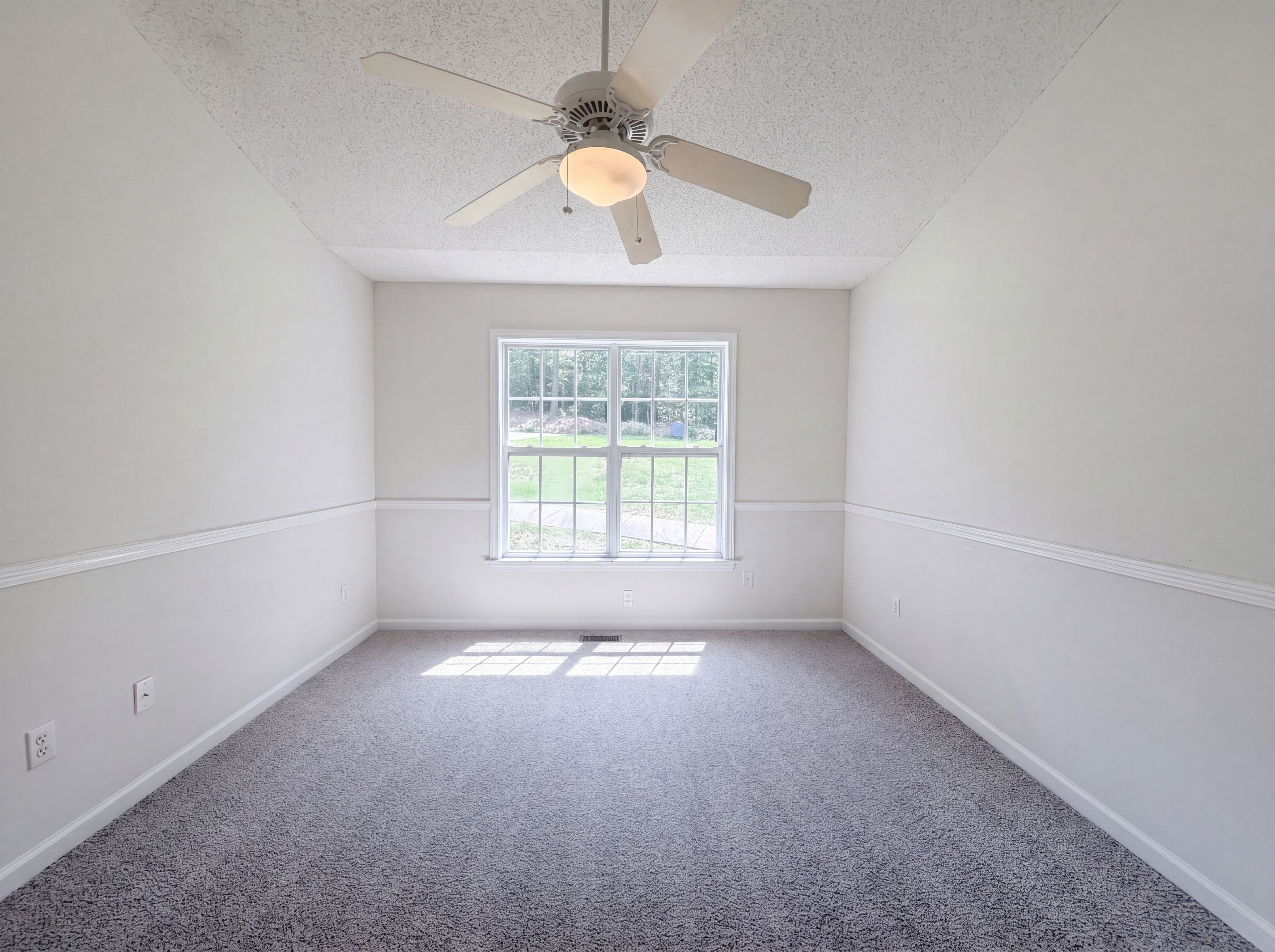 Photo 9 of 17 of 221 Grandview Dr, Statesville, NC
