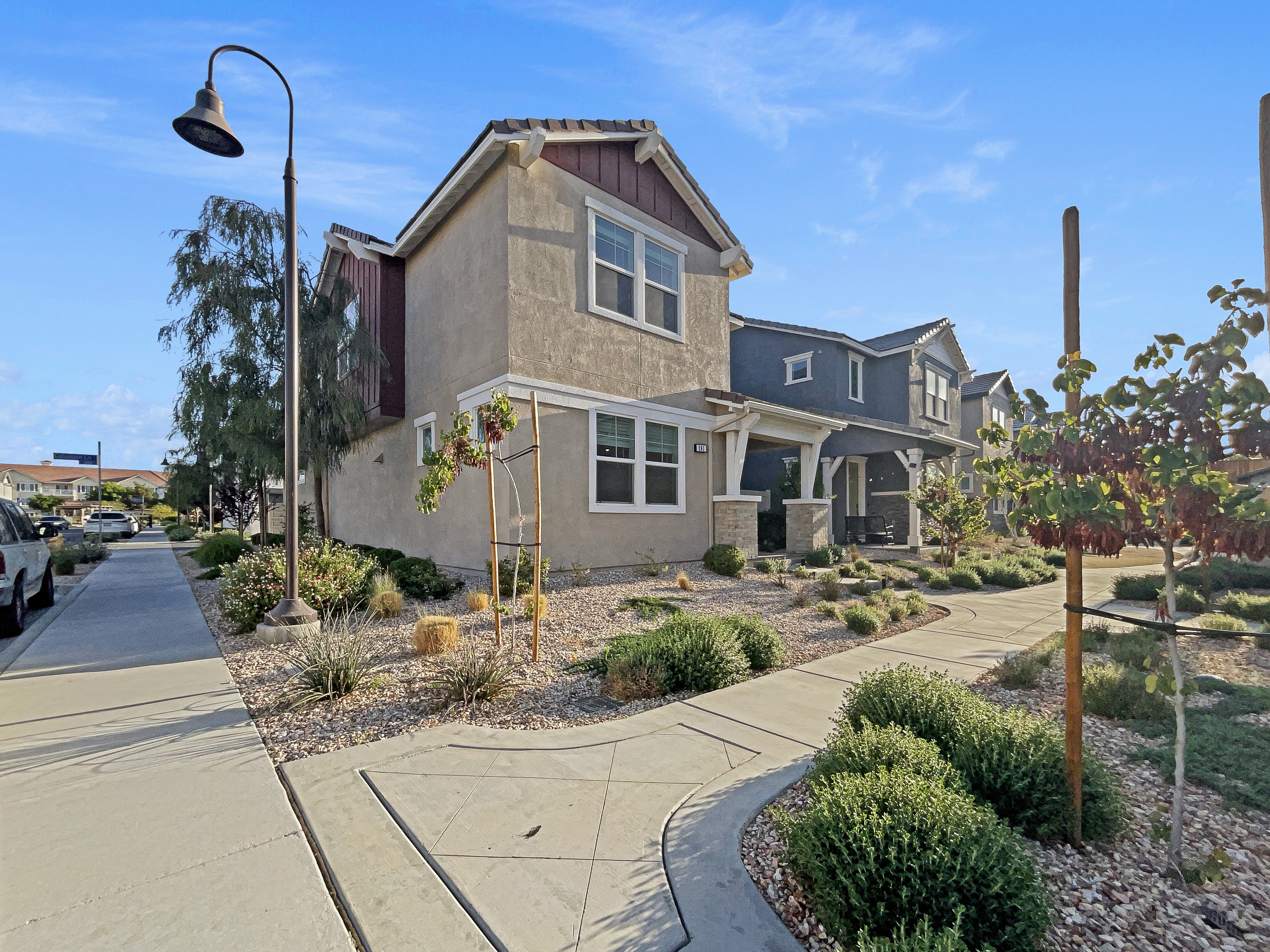 Photo 10 of 26 of 261 Galveston Ln, Palmdale, CA