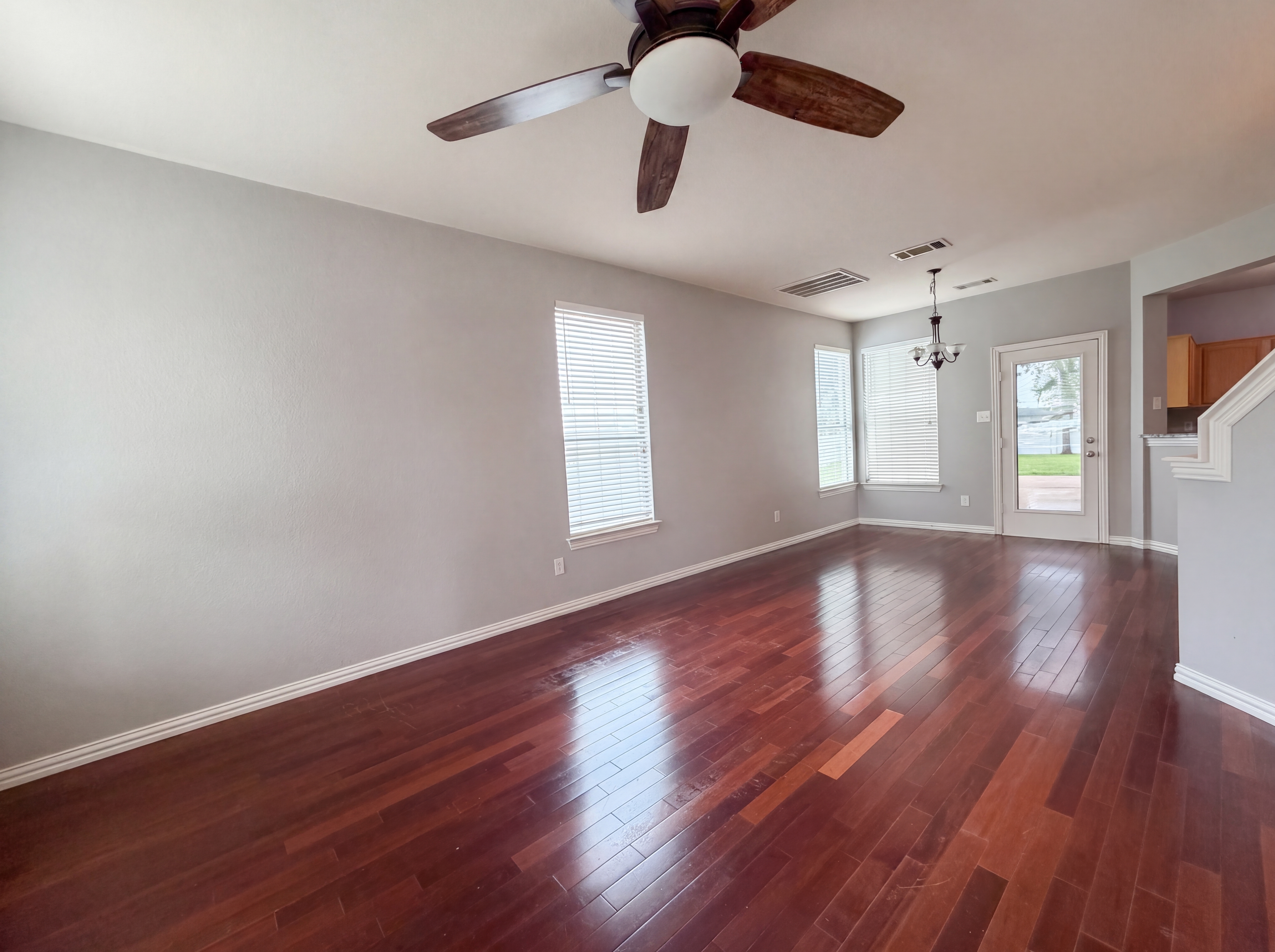 Photo 3 of 19 of 9801 Cedarcrest Dr, Providence Village, TX