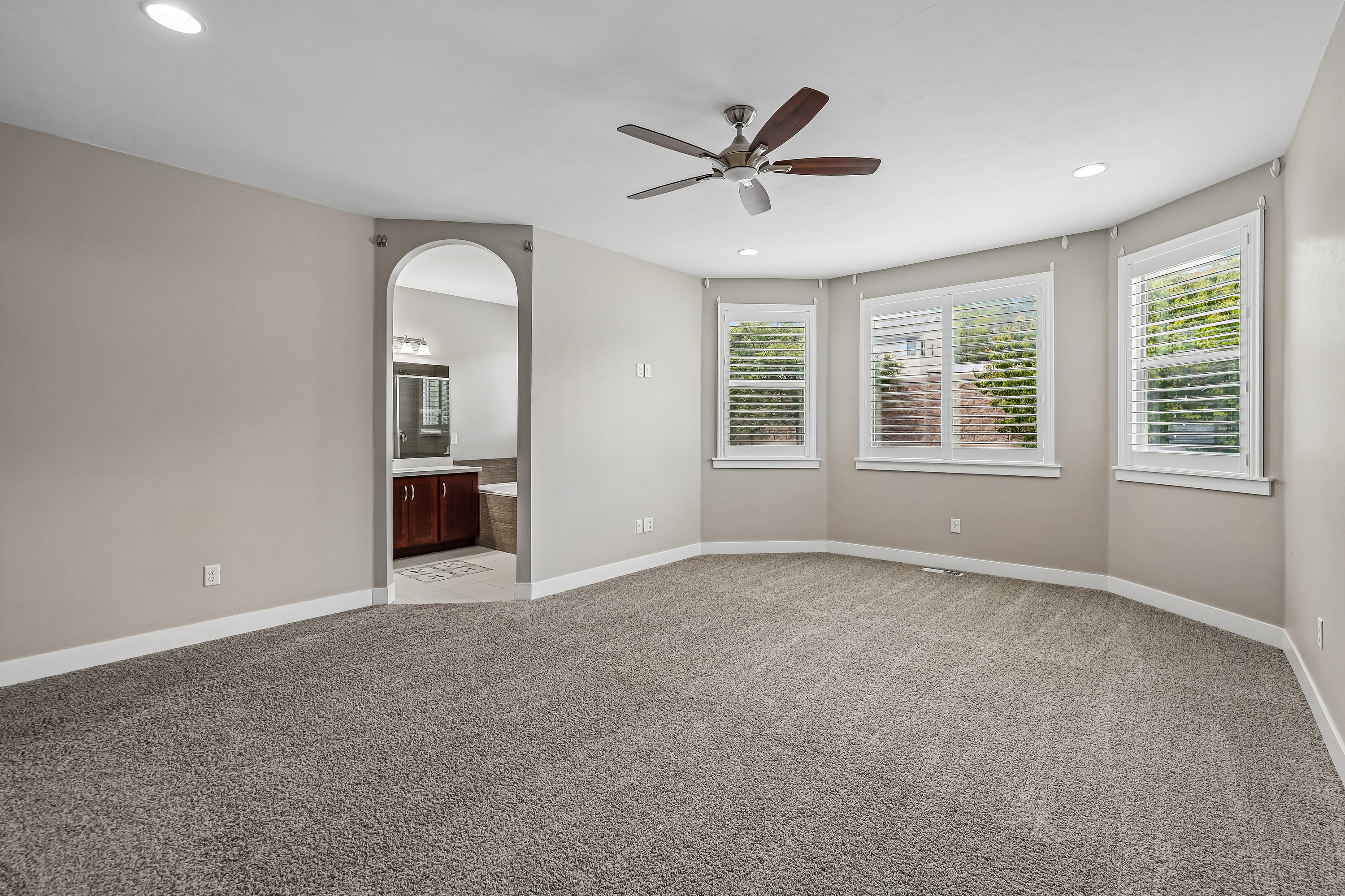 Photo 4 of 41 of 11512 S 4135 W, South Jordan, UT