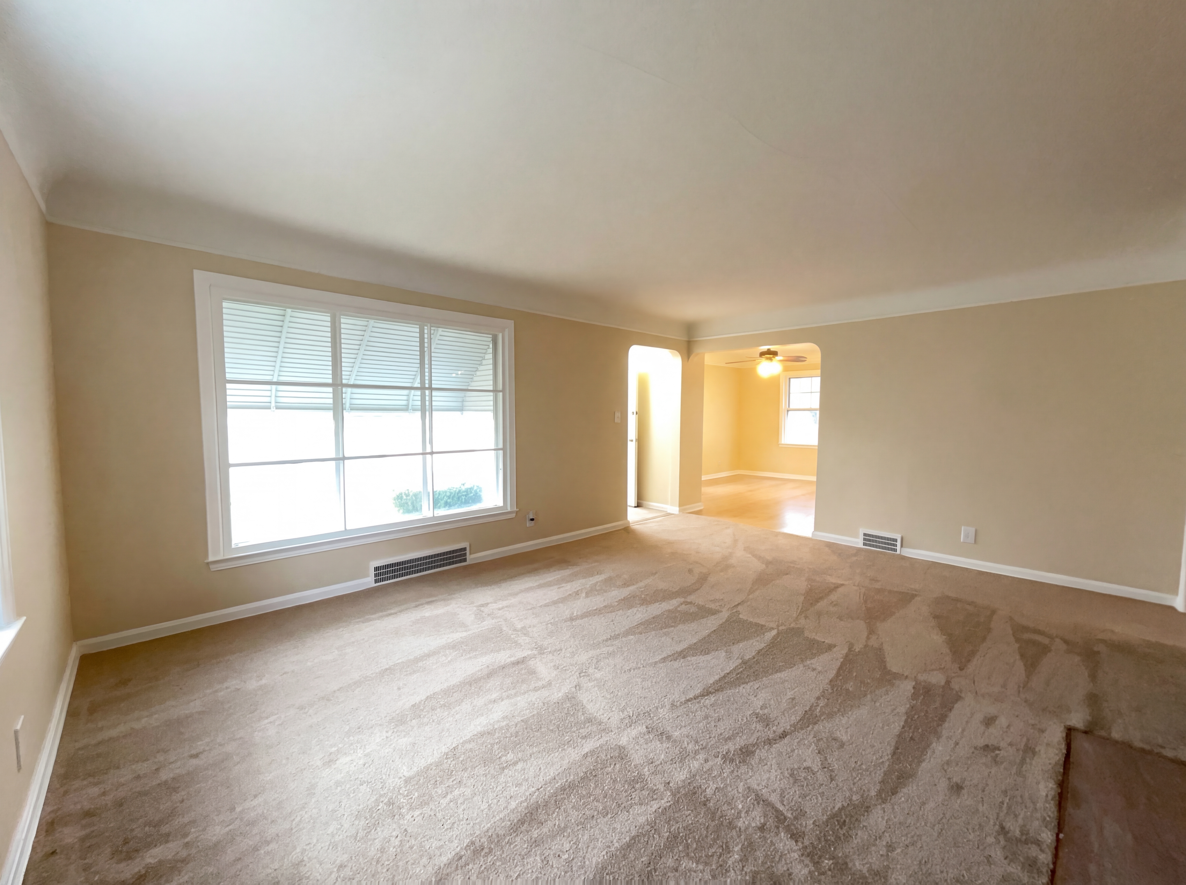 Photo 3 of 23 of 20511 Balfour Rd, Warrensville Heights, OH