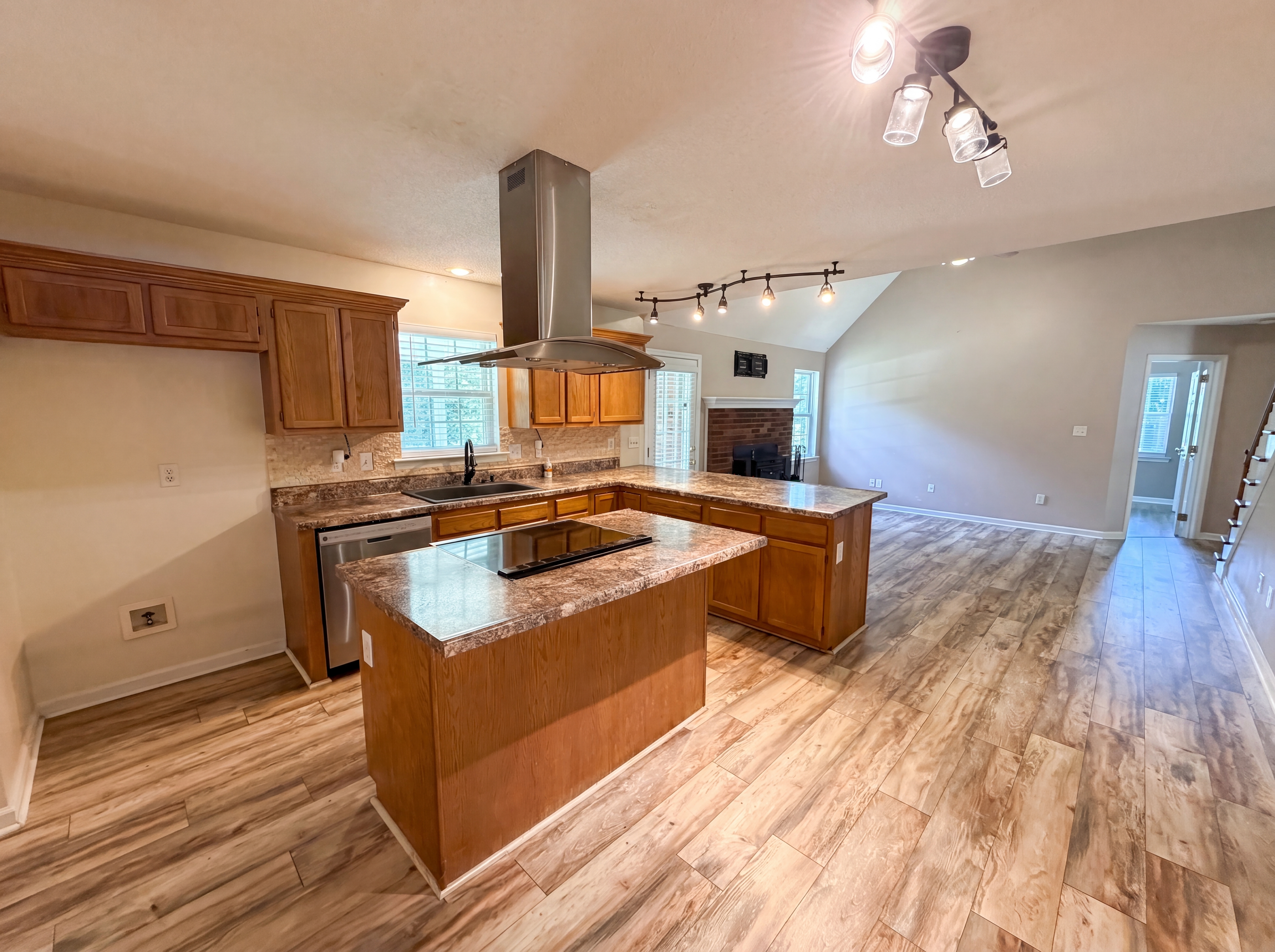 Photo 2 of 27 of 311 Hickory Wood Dr, Kannapolis, NC