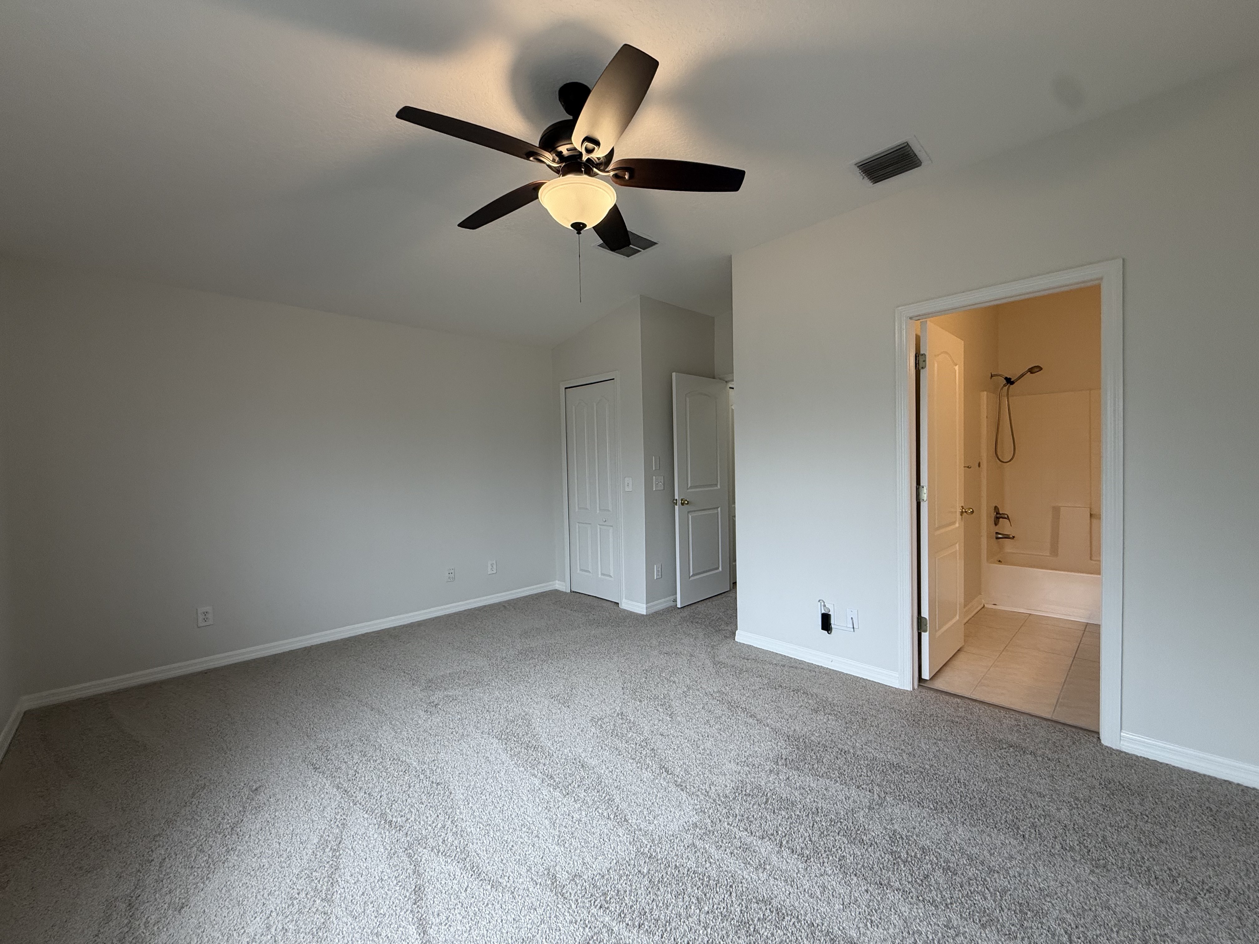 Photo 12 of 20 of 16315 Swan View Cir, Odessa, FL