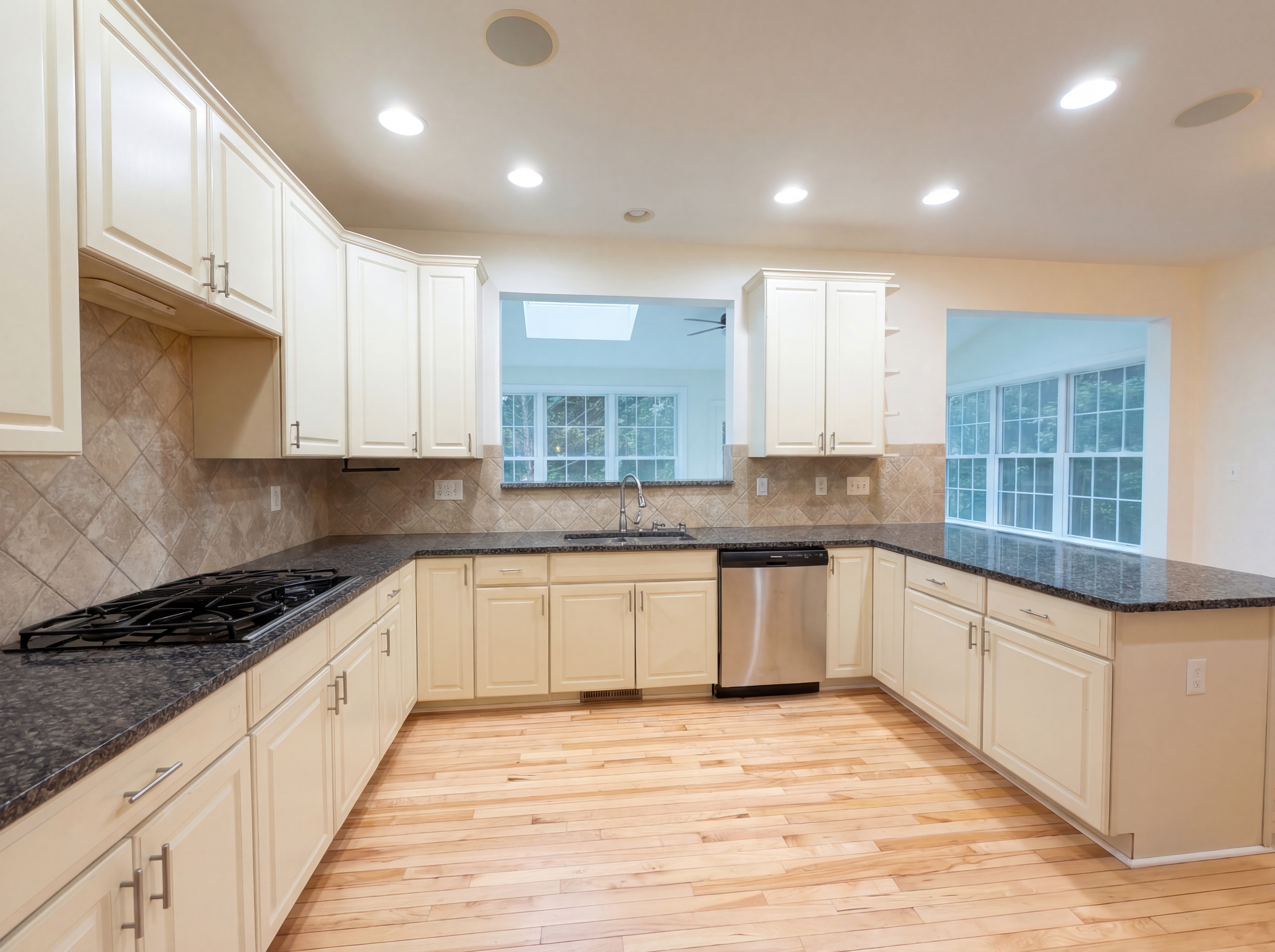 Photo 9 of 26 of 4012 Bridle Ridge Rd, Upper Marlboro, MD