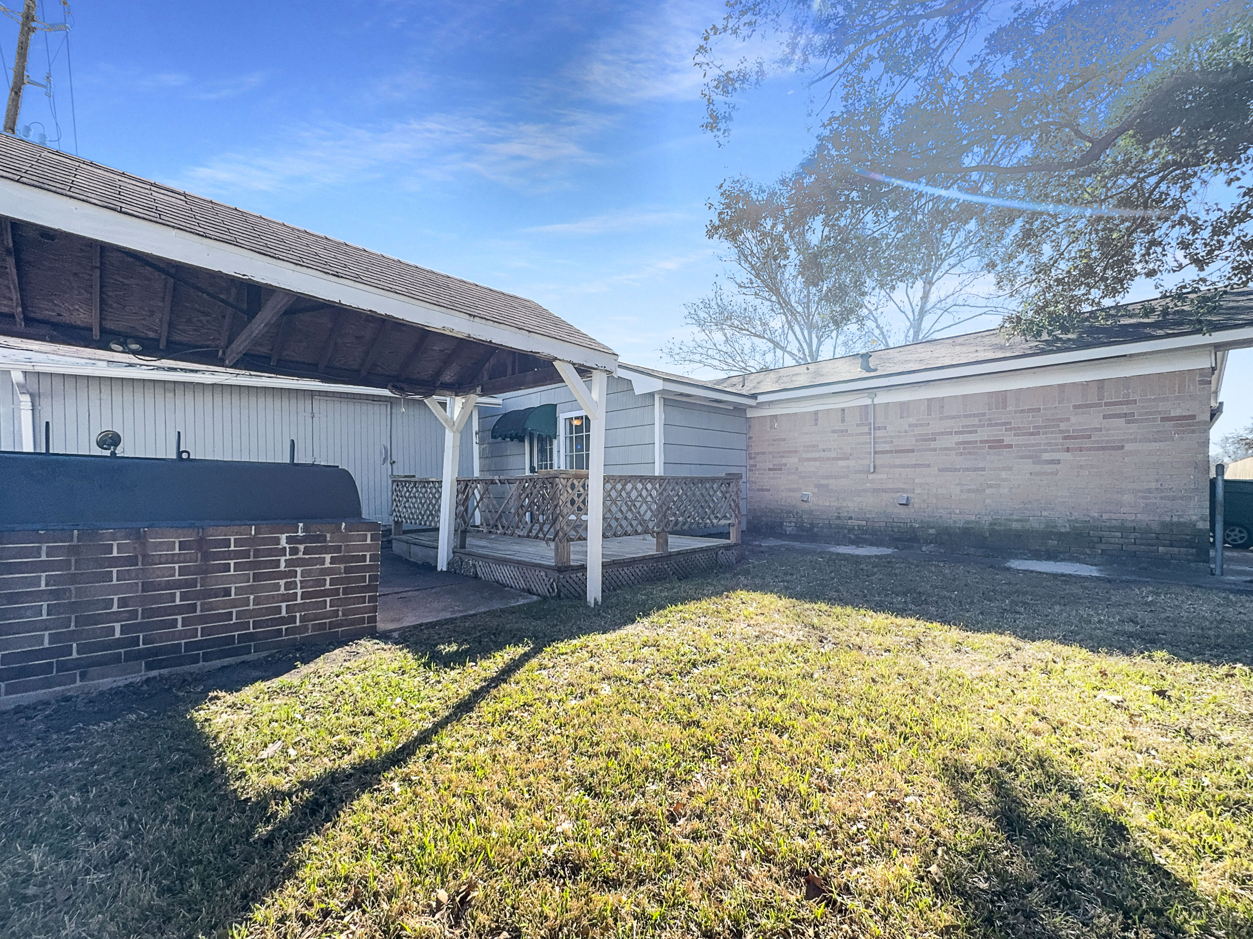 Photo 17 of 18 of 15311 Woodforest Blvd, Channelview, TX