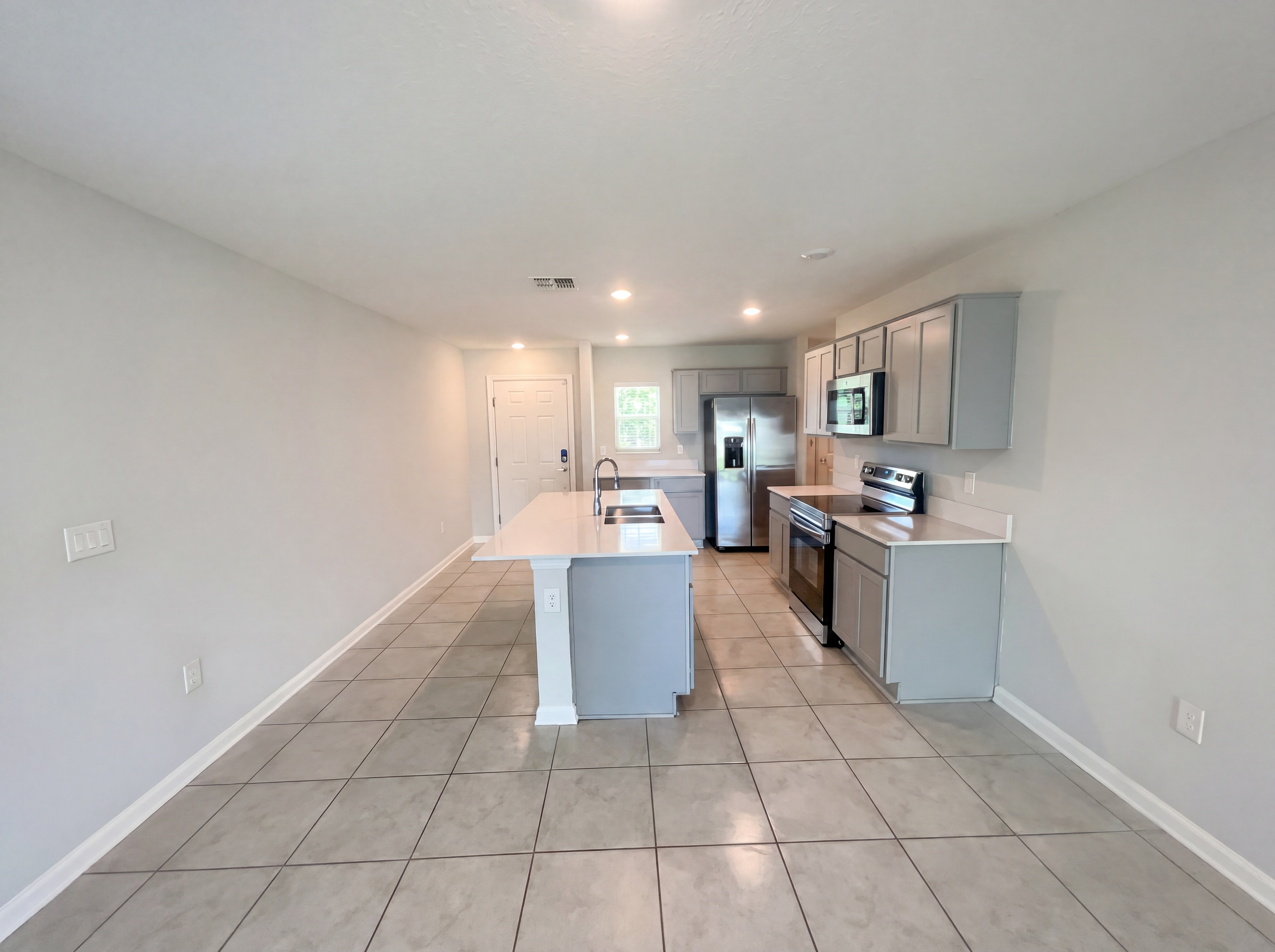 Photo 2 of 24 of 4322 Sunny Creek Pl, Kissimmee, FL