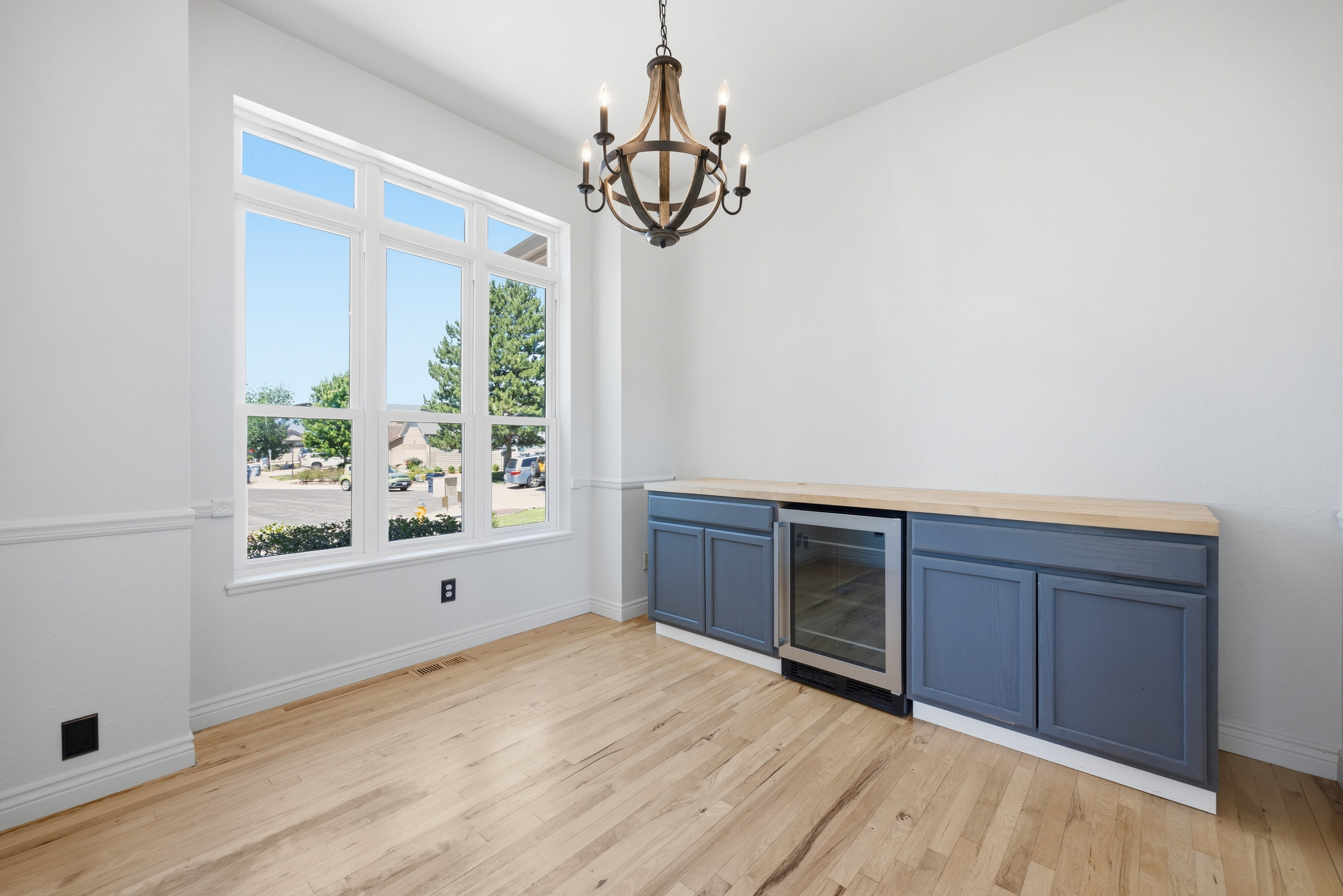 Photo 12 of 55 of 6650 Riata Ct, Colorado Springs, CO