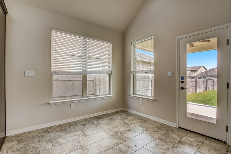 Photo 18 of 37 - 20409 Great Egret Ln, Pflugerville, TX 78660