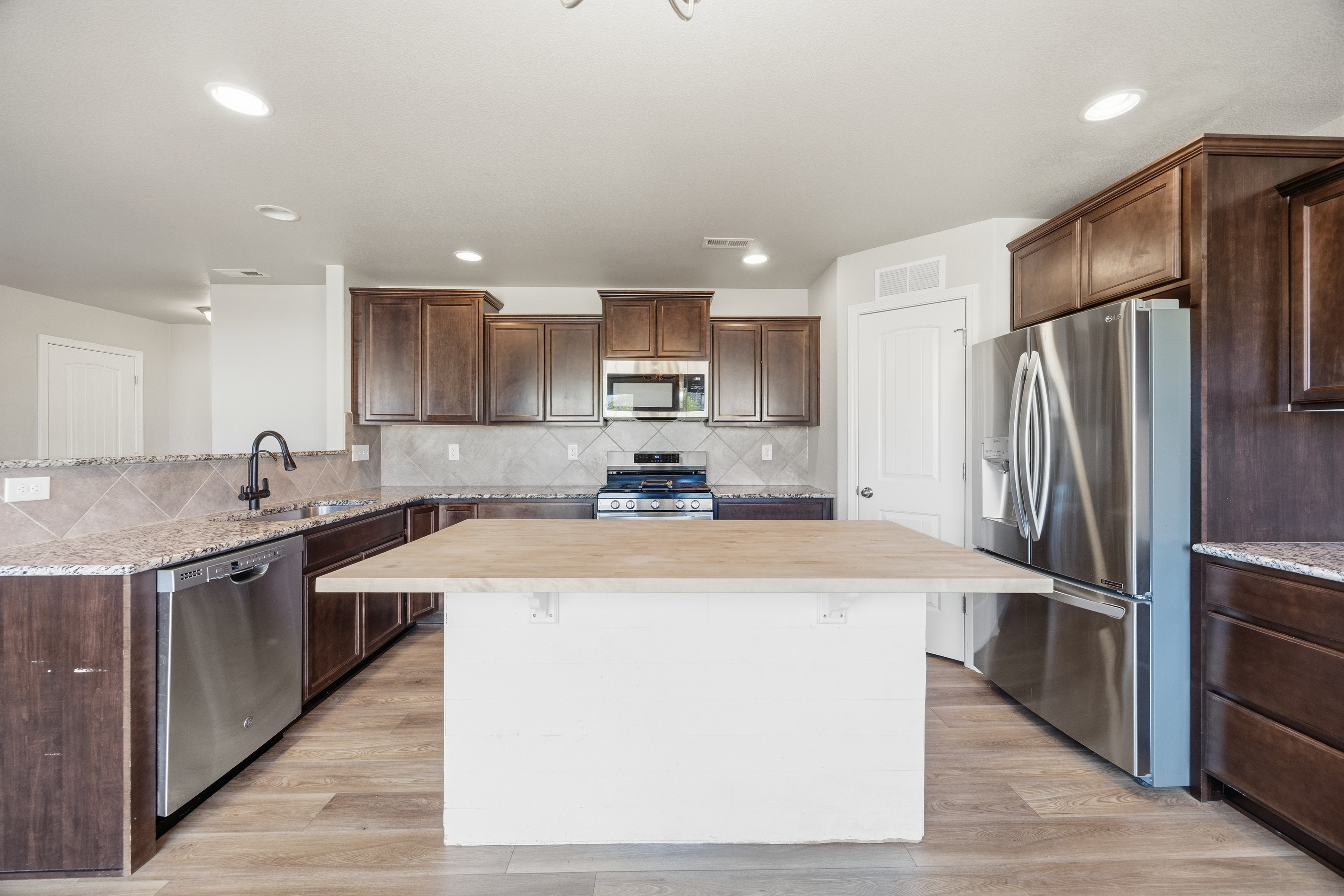 Photo 12 of 36 of 7668 Benecia Dr, Fountain, CO