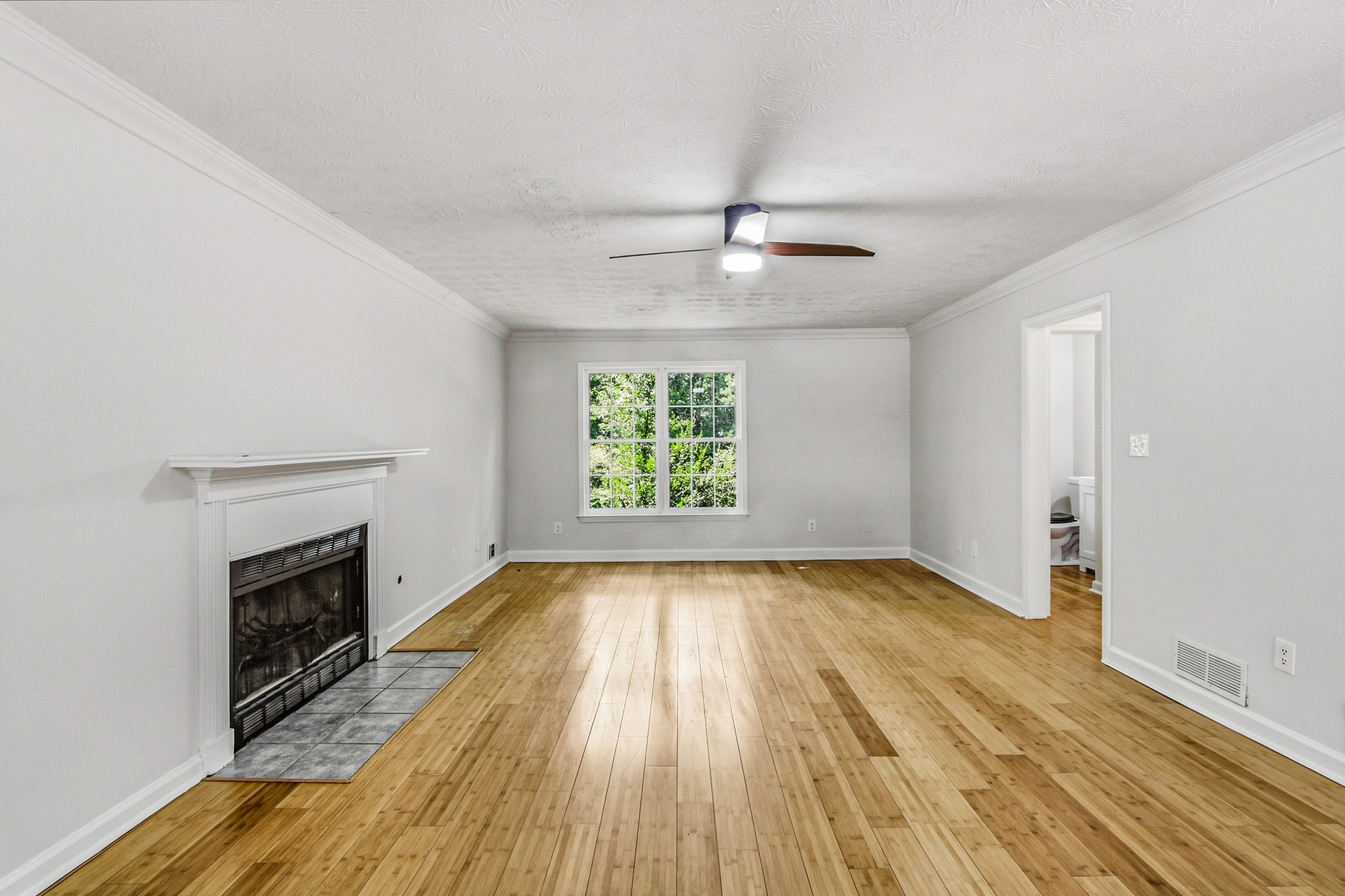 Photo 7 of 29 of 1039 Plantation Blvd SE, Conyers, GA