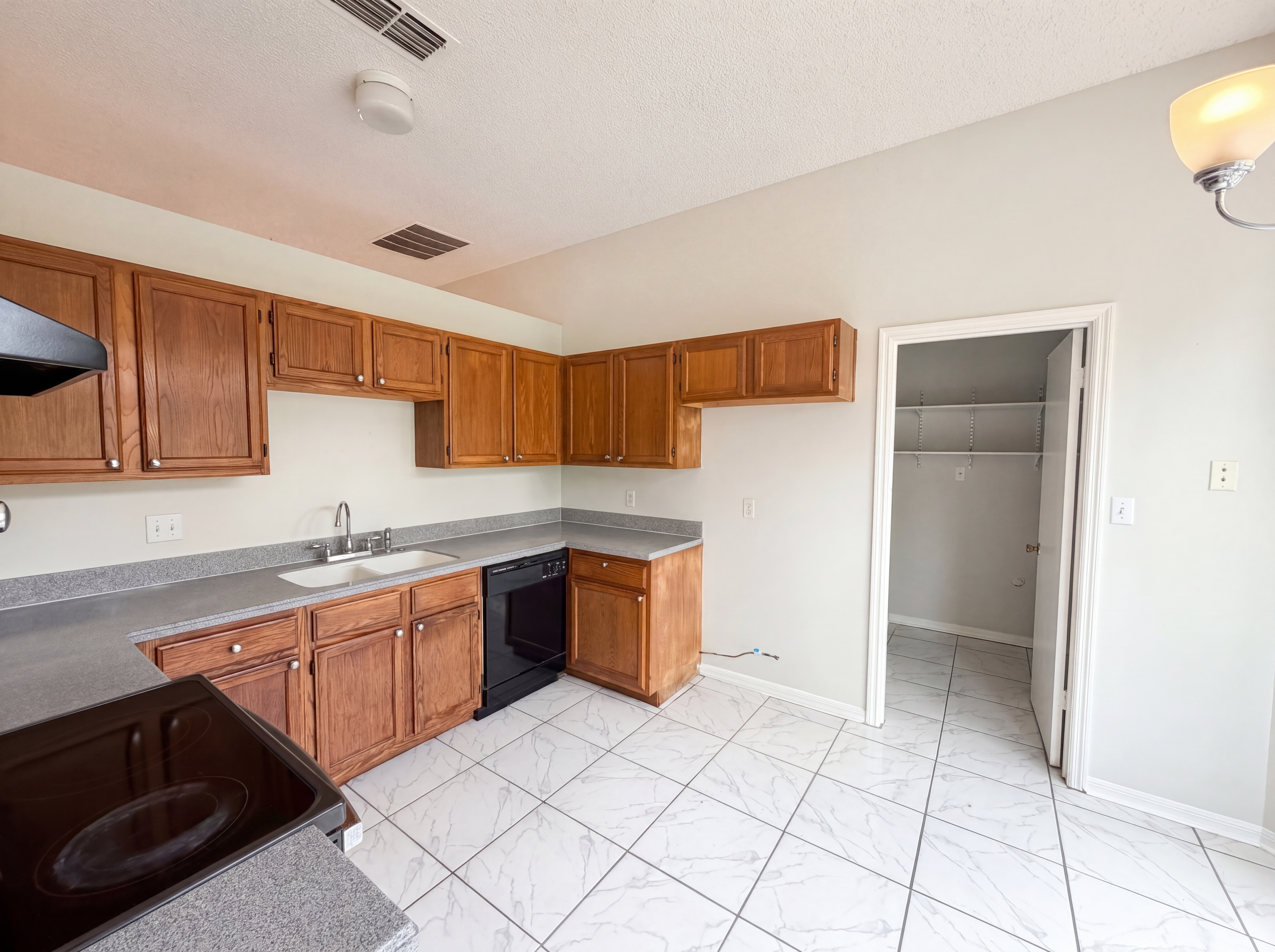 Photo 6 of 22 of 5263 Clarion Oaks Dr, Orlando, FL