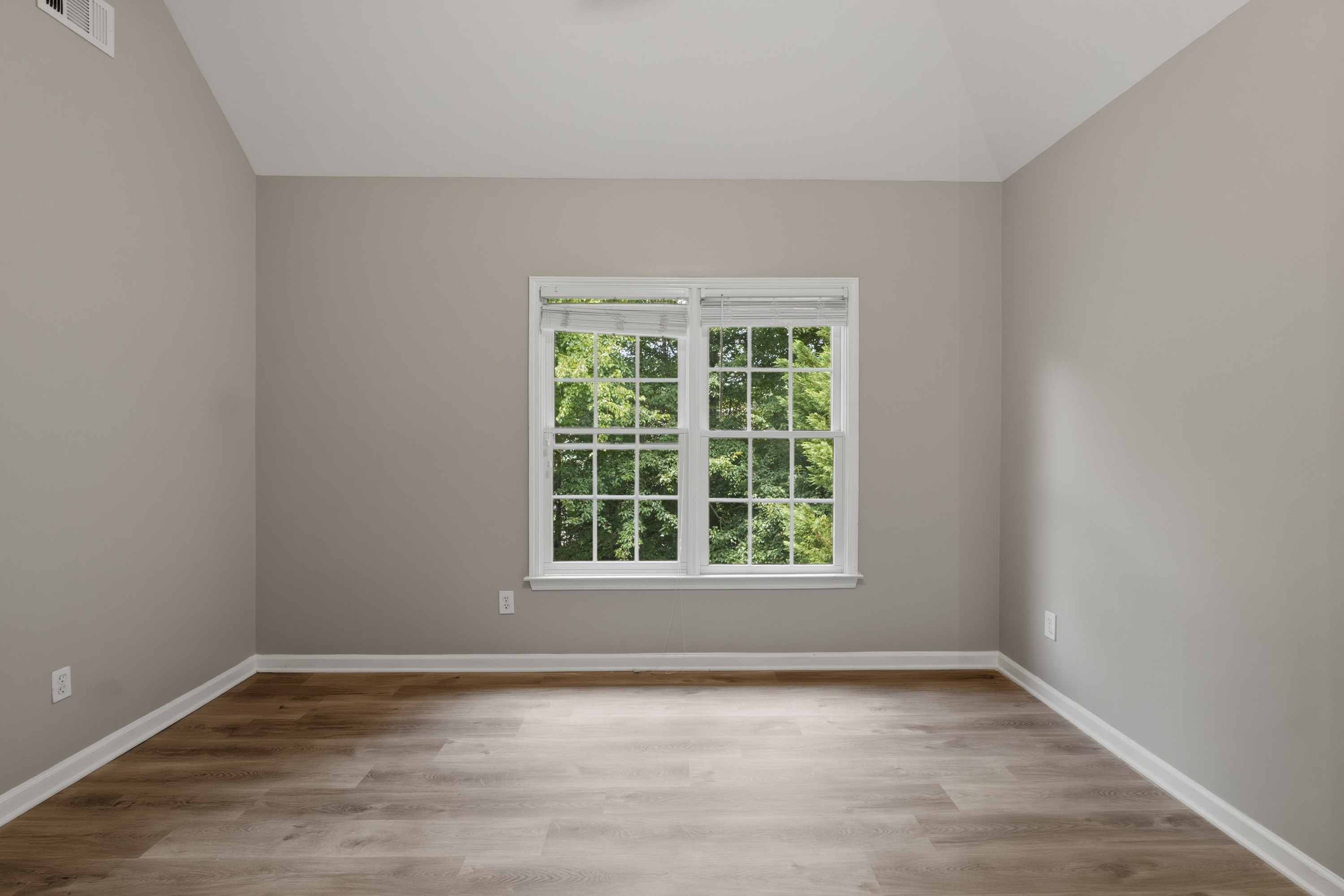 Photo 20 of 51 of 4530 Oak Brook Dr SE, Smyrna, GA