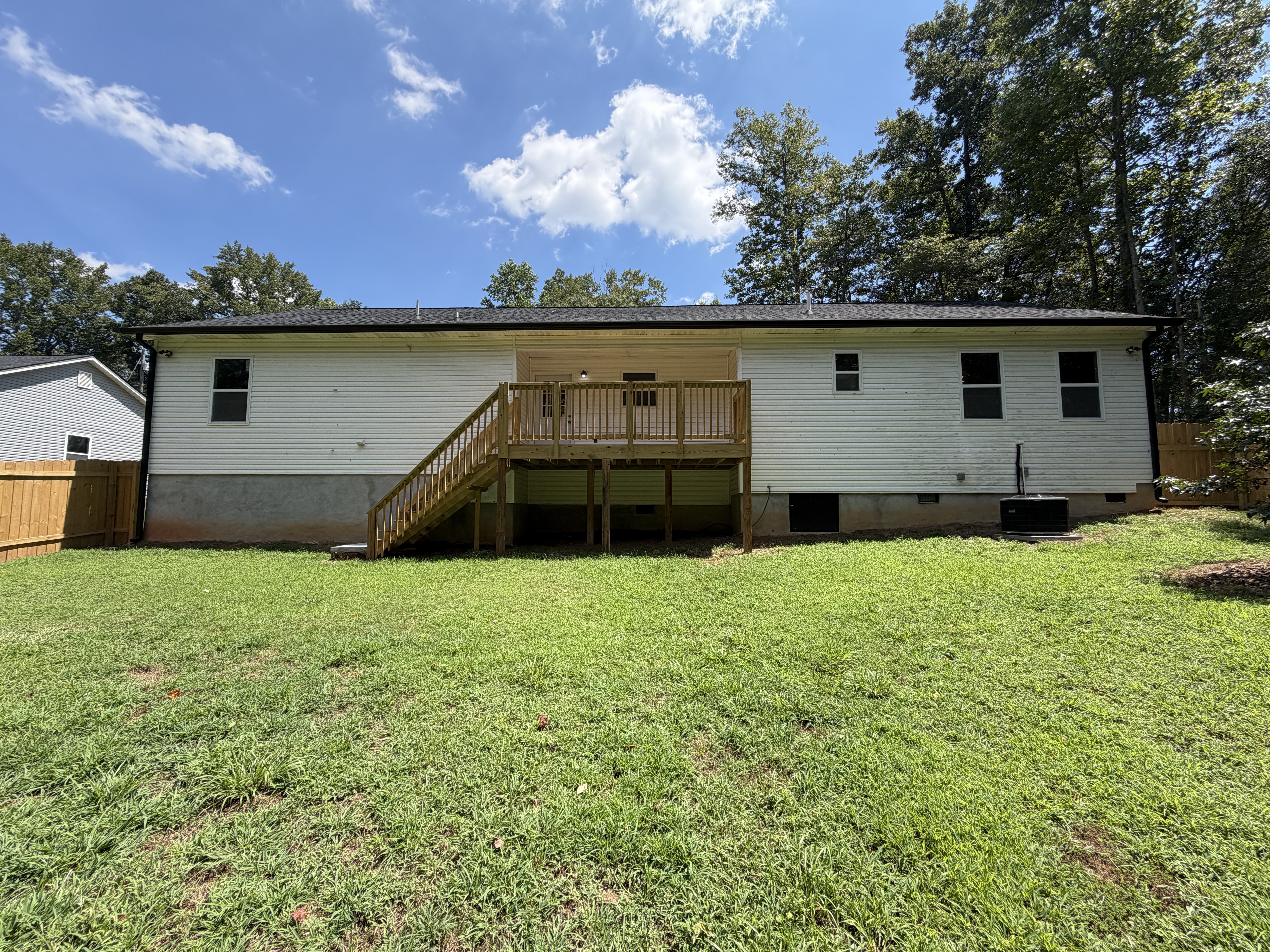 Photo 5 of 21 of 201 Deerfield Ln, Carrollton, GA