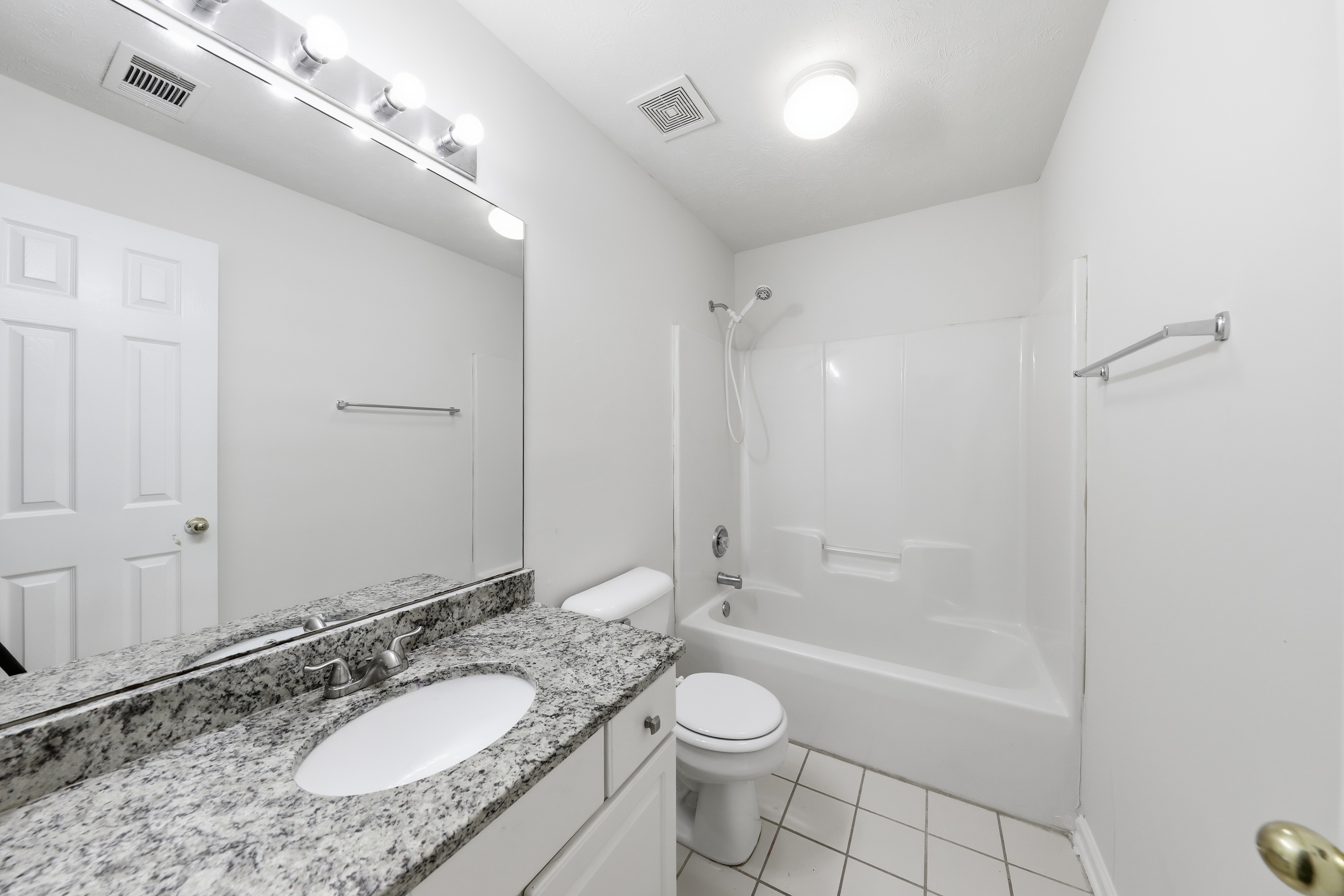 Photo 31 of 39 of 208 Foxdale Ct, Lagrange, GA