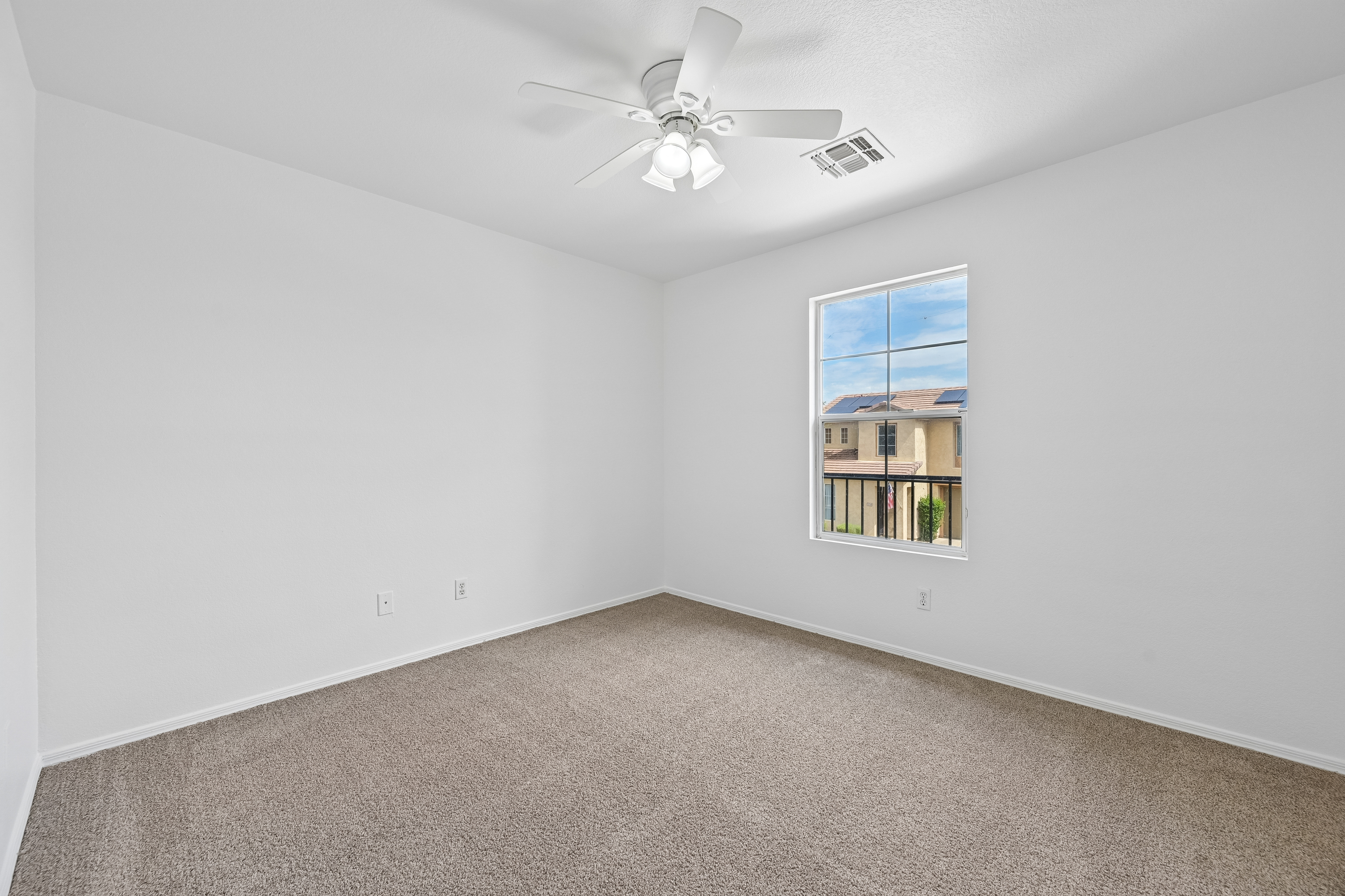 Photo 4 of 50 of 1515 E Bloch Rd, Phoenix, AZ