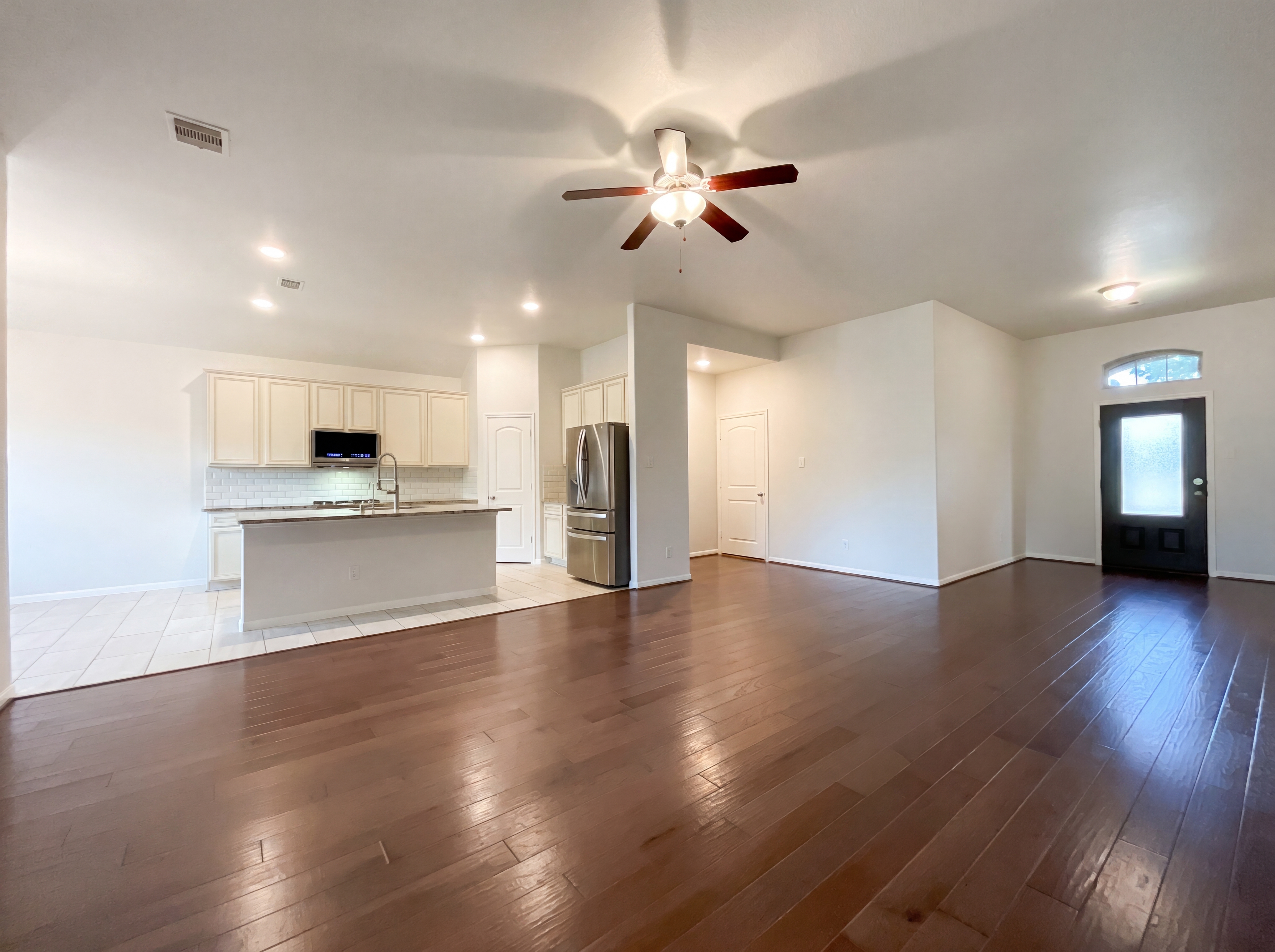 Photo 6 of 19 of 21205 Timber Bluff Ln, Porter, TX
