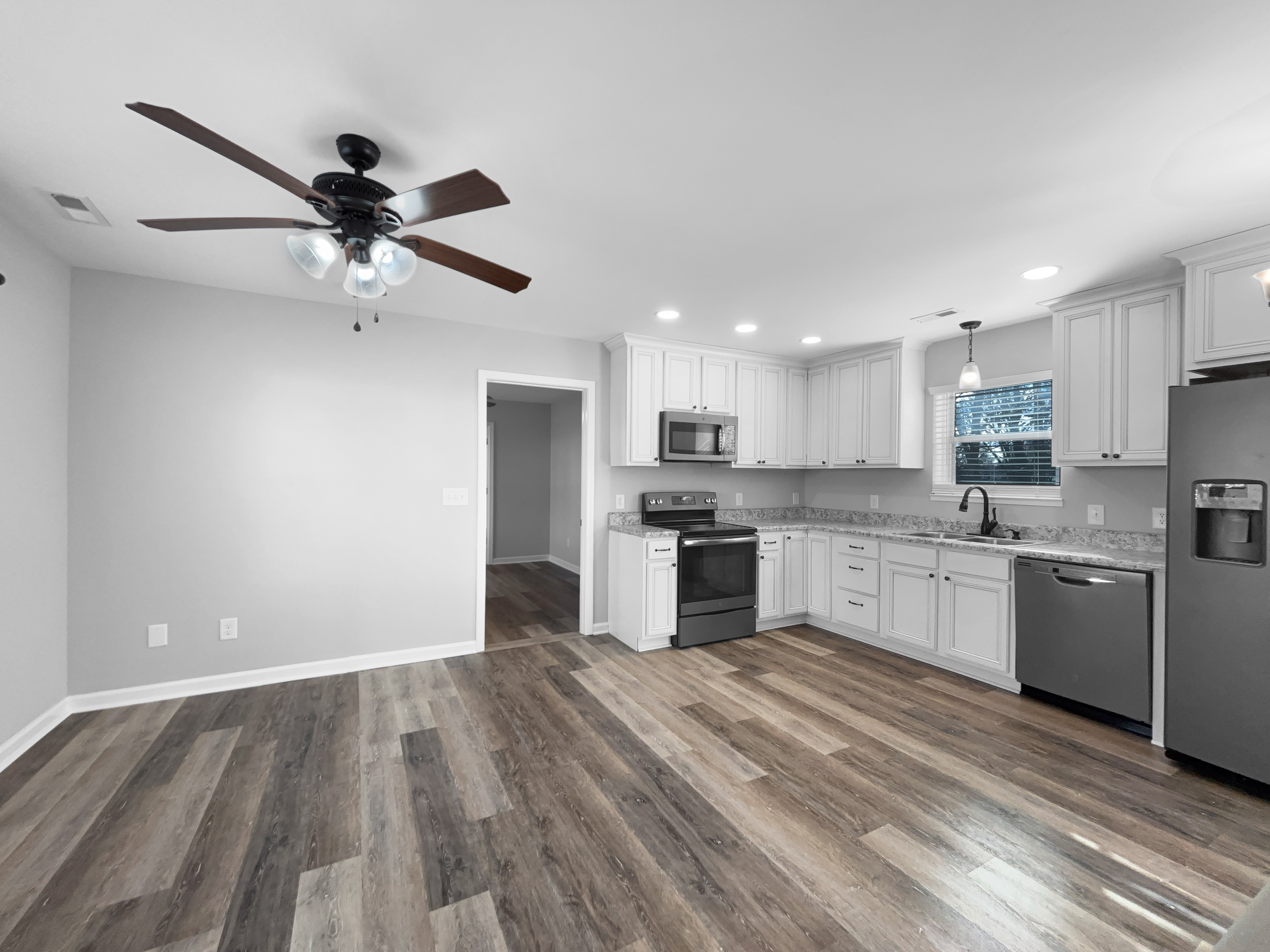 Photo 11 of 15 of 7689 S Swift Rd, Goodlettsville, TN