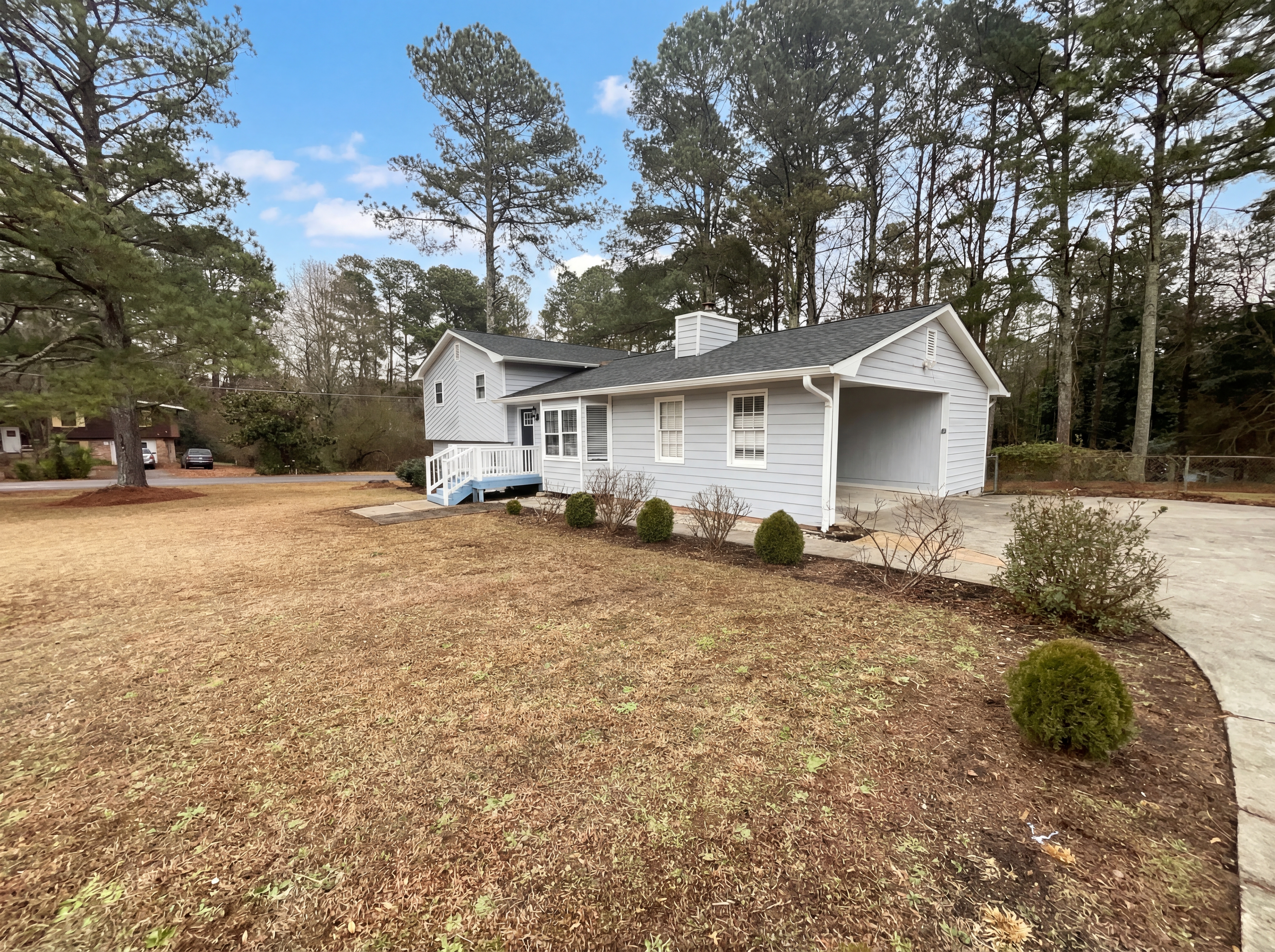 Photo 7 of 19 of 10 King Dr, Carrollton, GA