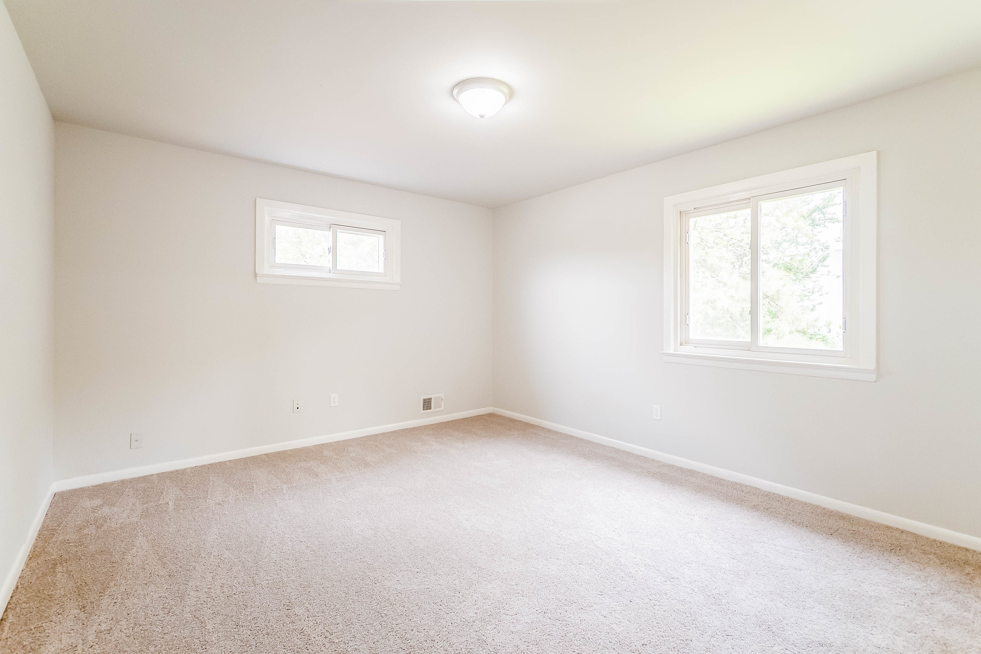 Photo 19 of 28 of 662 Herndon Pkwy, Herndon, VA