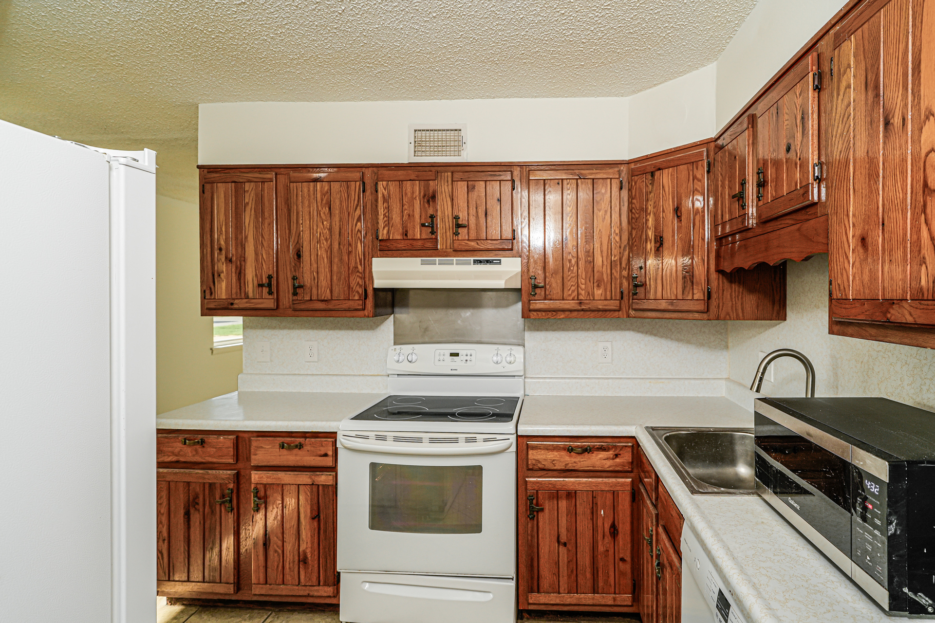 Photo 6 of 21 of 44 S 200th East Ave, Tulsa, OK