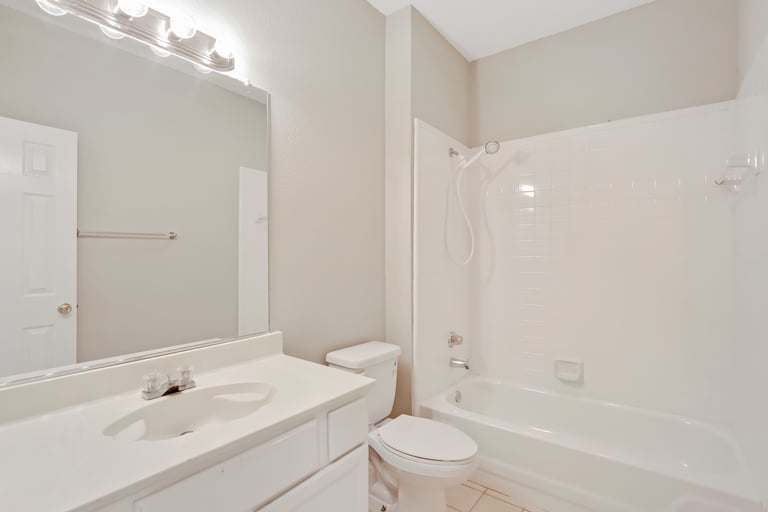 Photo 18 of 33 - 1616 Corvallis Trl, Arlington, TX 76006