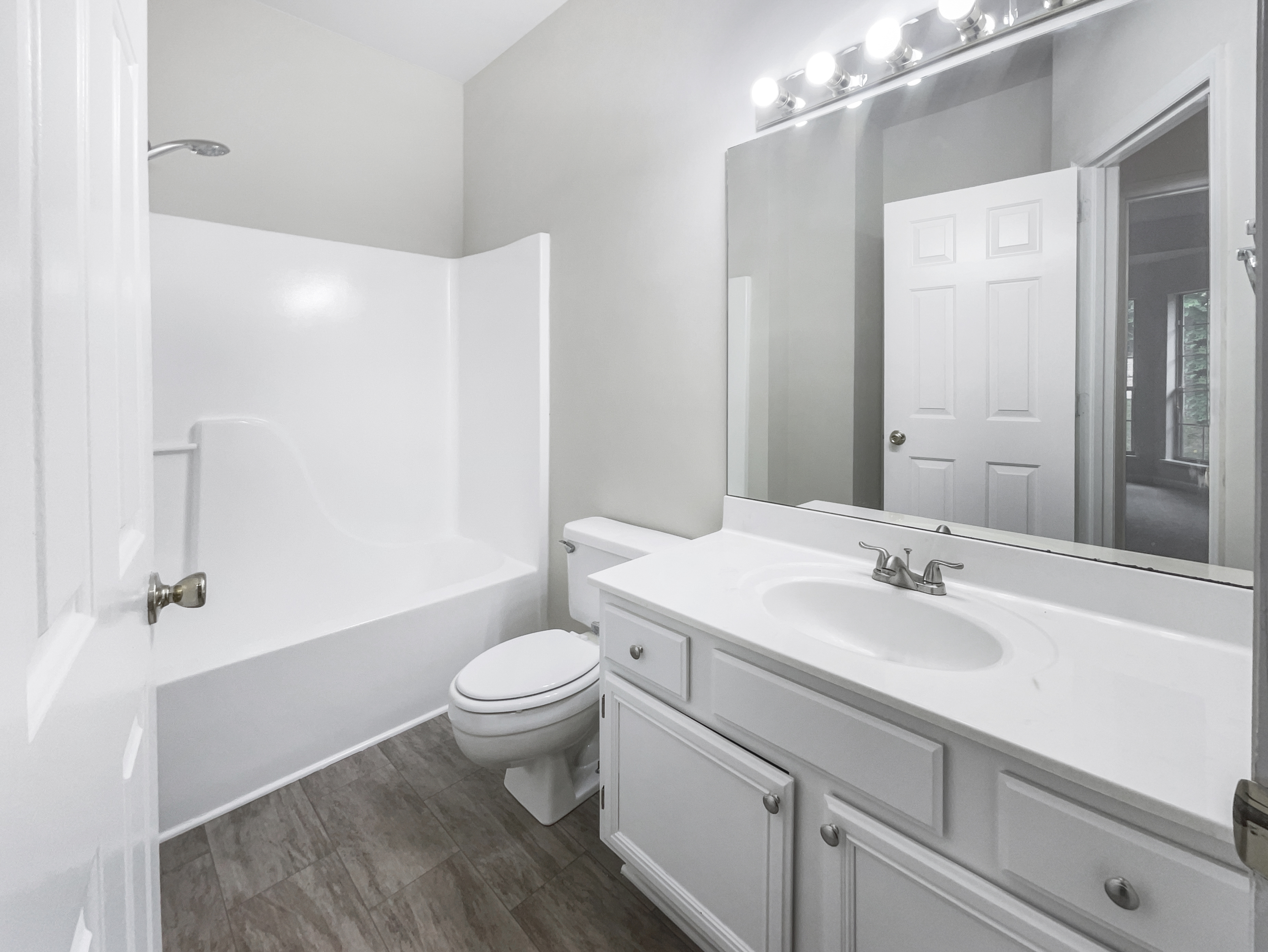 Photo 13 of 33 of 824 N Woodstone Ln, Nashville, TN