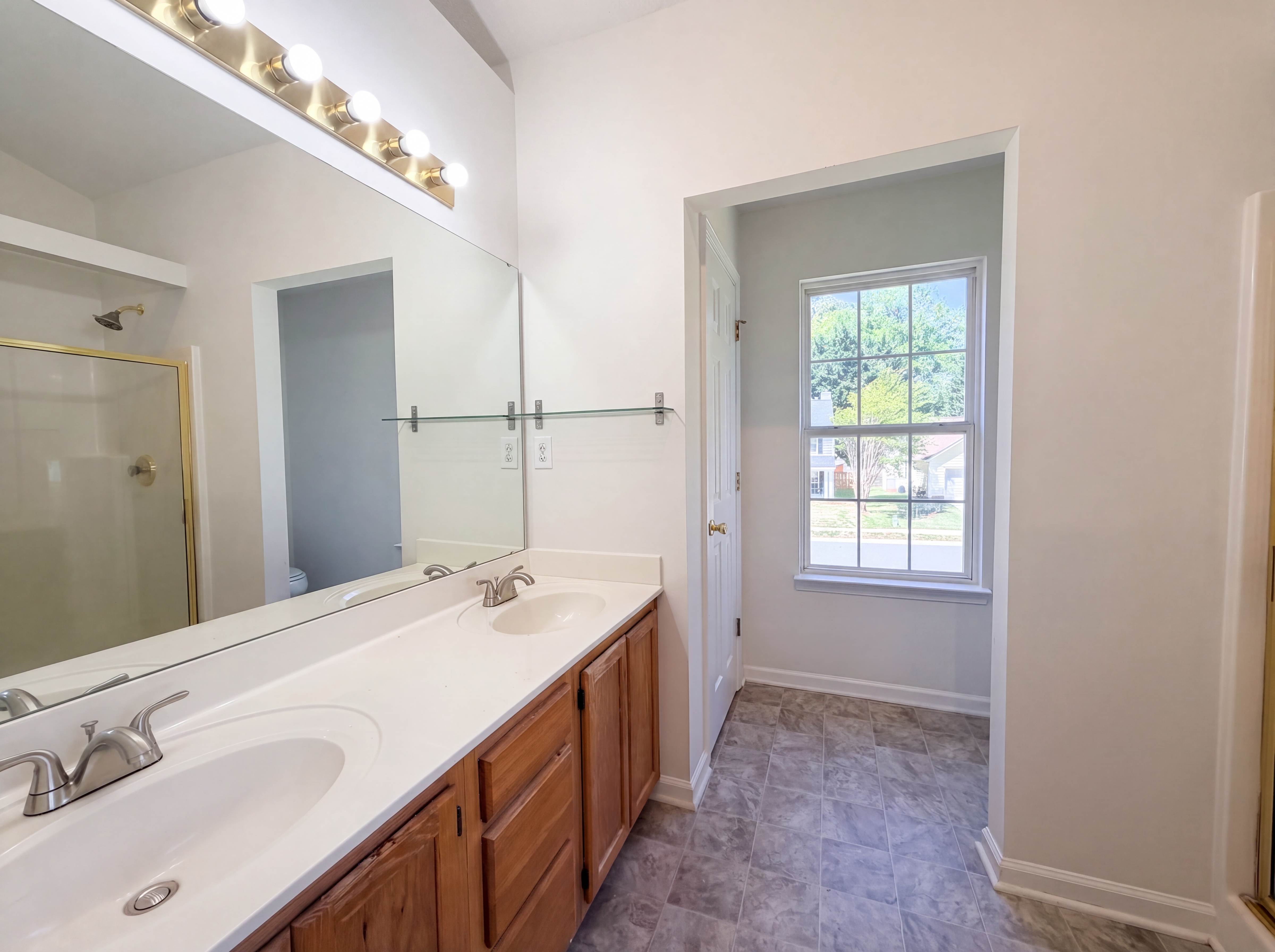 Photo 11 of 17 of 7423 Henderson Park Rd, Huntersville, NC